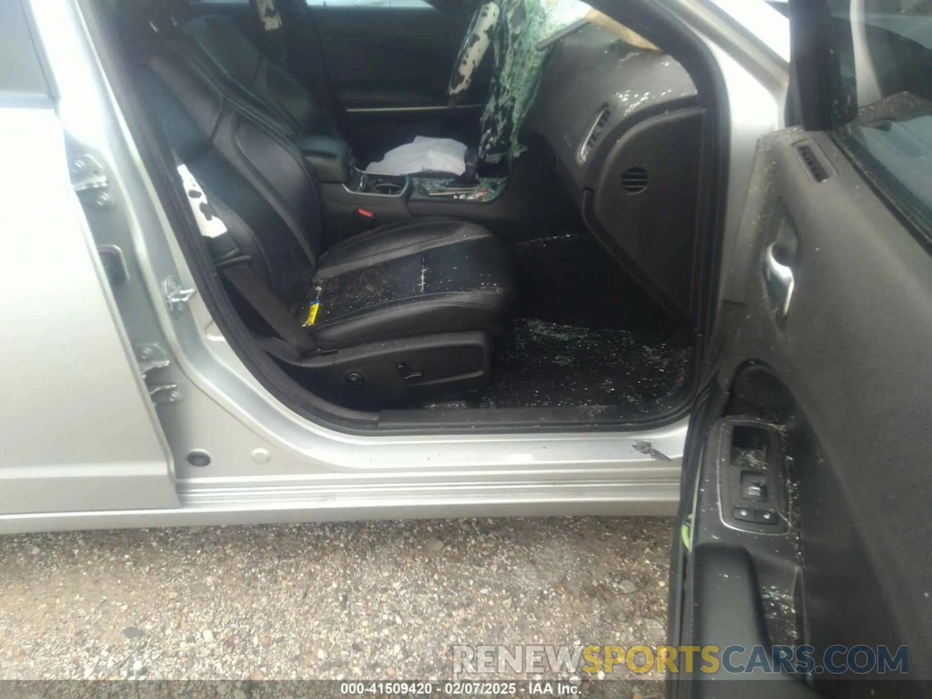 5 Photograph of a damaged car 2C3CDXBG5MH642871 DODGE CHARGER 2021