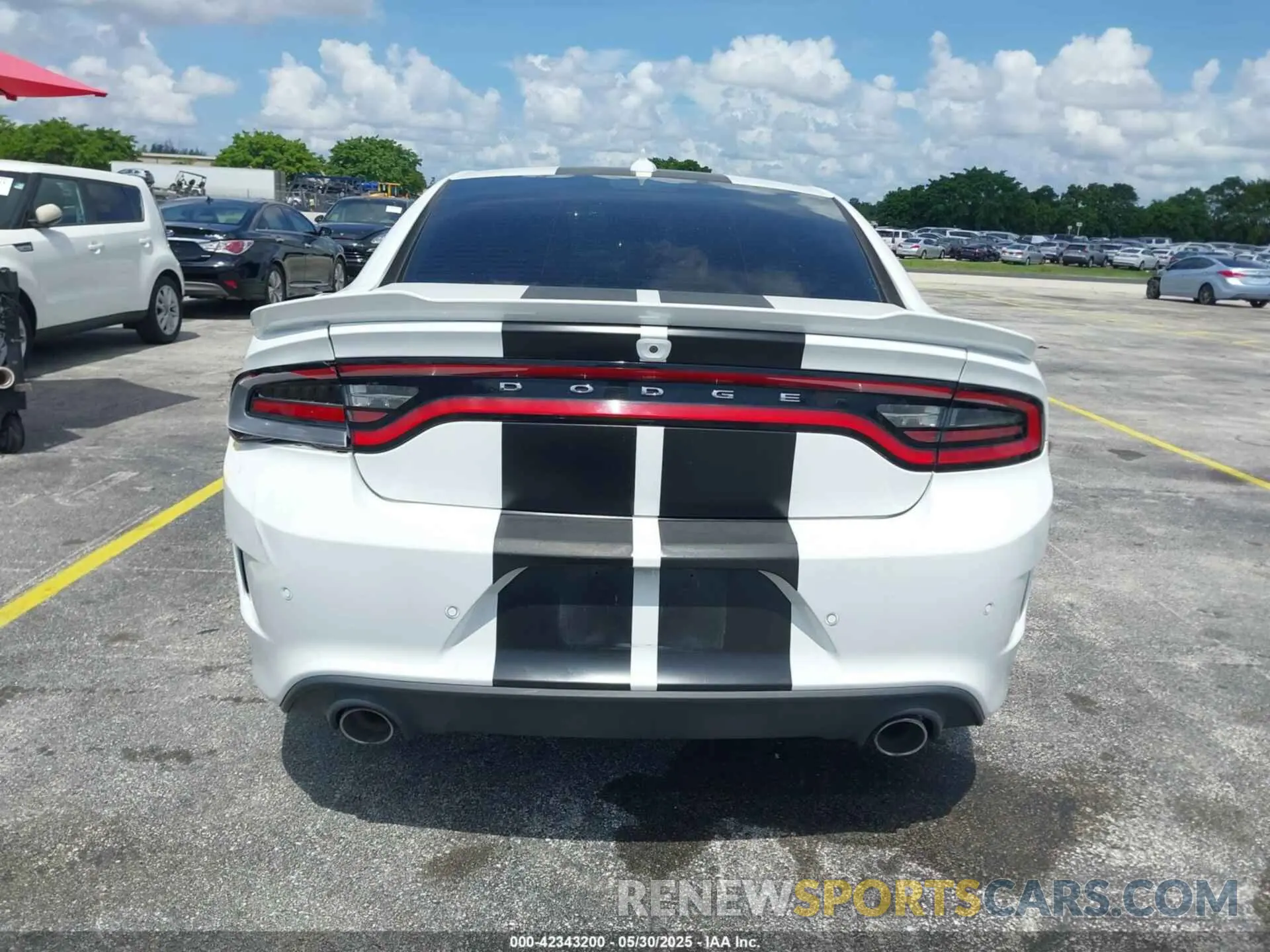 15 Photograph of a damaged car 2C3CDXCT0MH504795 DODGE CHARGER 2021