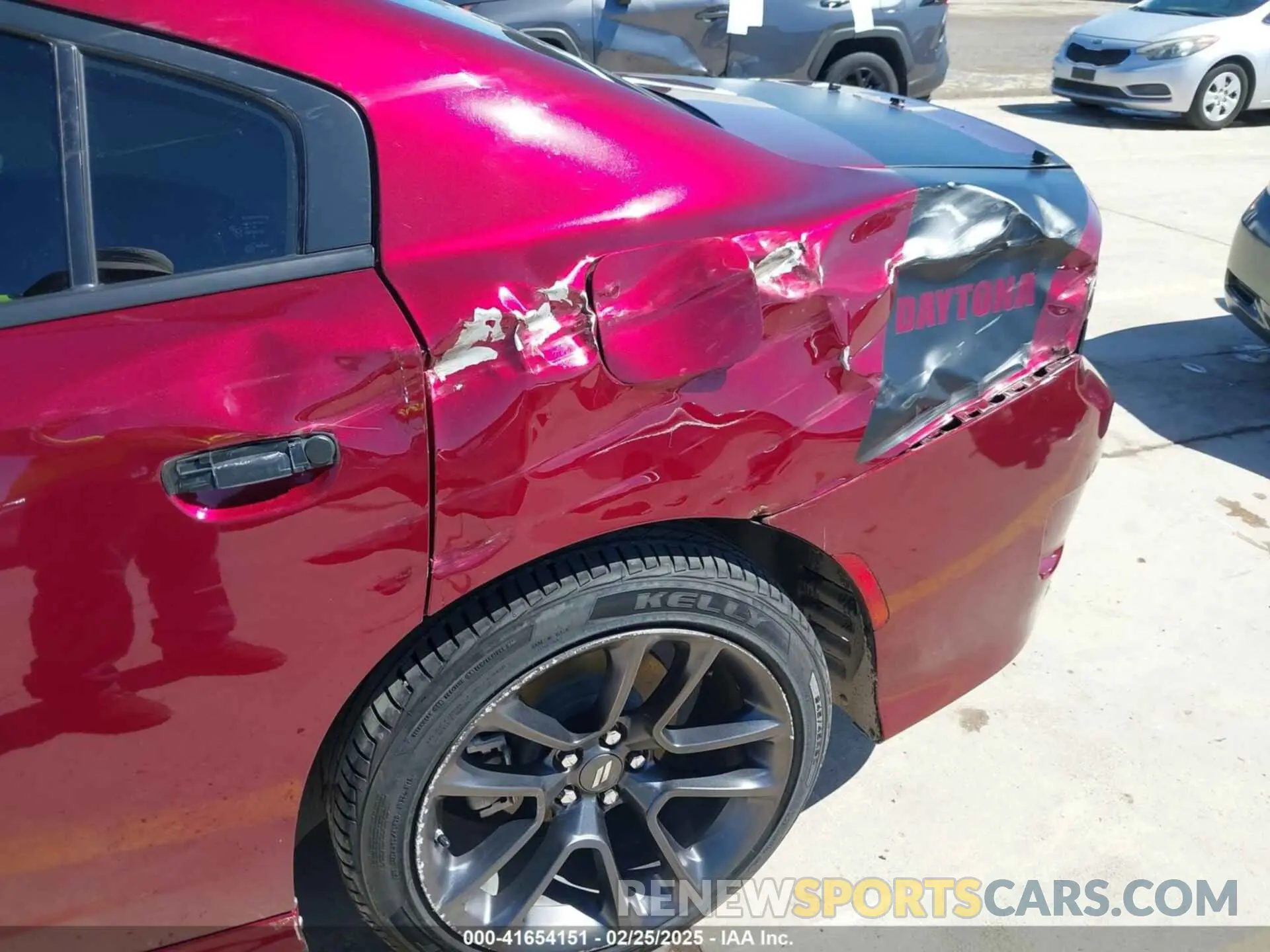 19 Photograph of a damaged car 2C3CDXCT6MH612418 DODGE CHARGER 2021