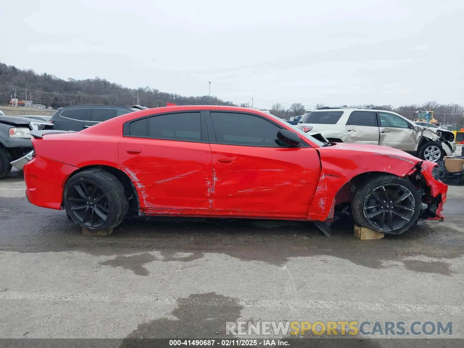 14 Photograph of a damaged car 2C3CDXCTXMH639931 DODGE CHARGER 2021