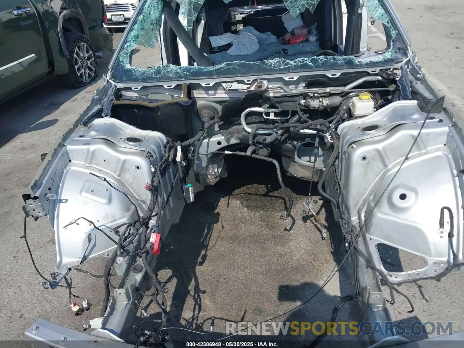 10 Photograph of a damaged car 2C3CDXGJ0MH553651 DODGE CHARGER 2021