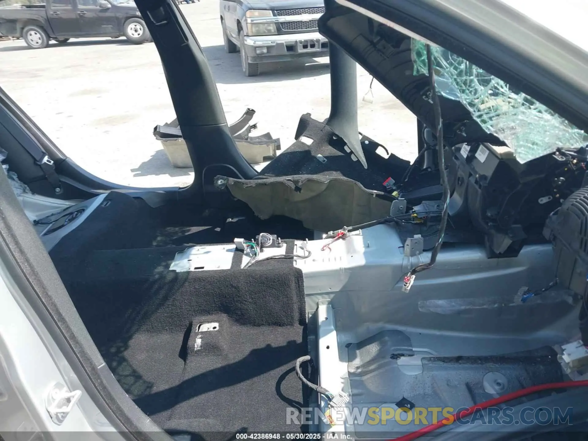 5 Photograph of a damaged car 2C3CDXGJ0MH553651 DODGE CHARGER 2021