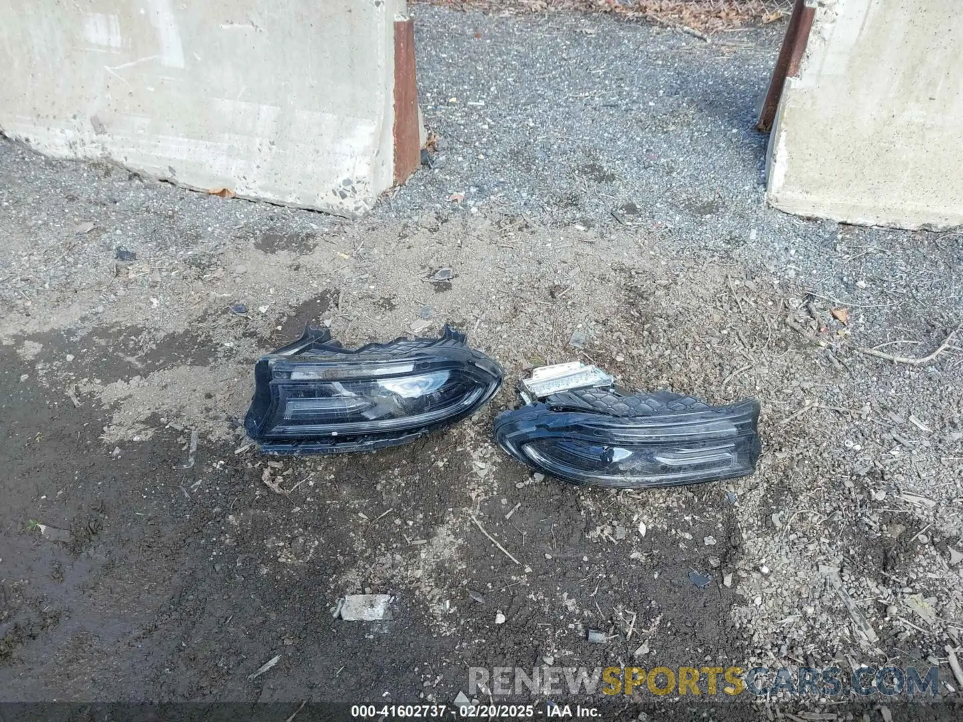 12 Photograph of a damaged car 2C3CDXGJ2MH565297 DODGE CHARGER 2021