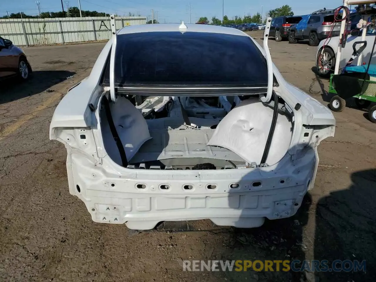 6 Photograph of a damaged car 2C3CDXGJ3MH569360 DODGE CHARGER 2021