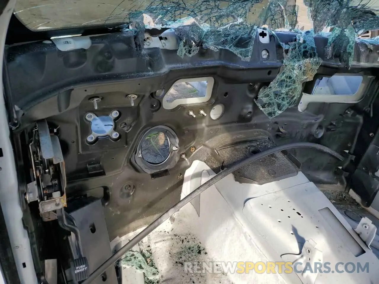9 Photograph of a damaged car 2C3CDXGJ3MH569360 DODGE CHARGER 2021