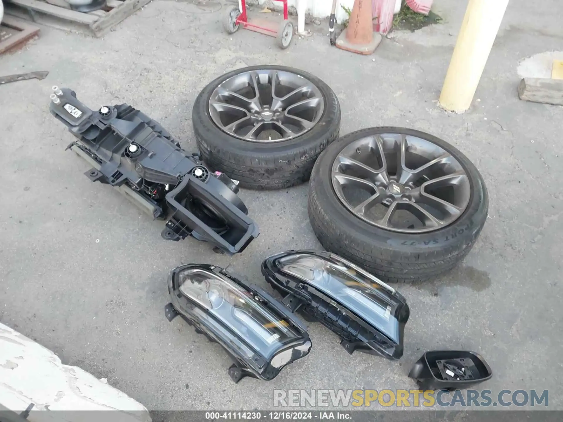 11 Photograph of a damaged car 2C3CDXGJ4MH559324 DODGE CHARGER 2021