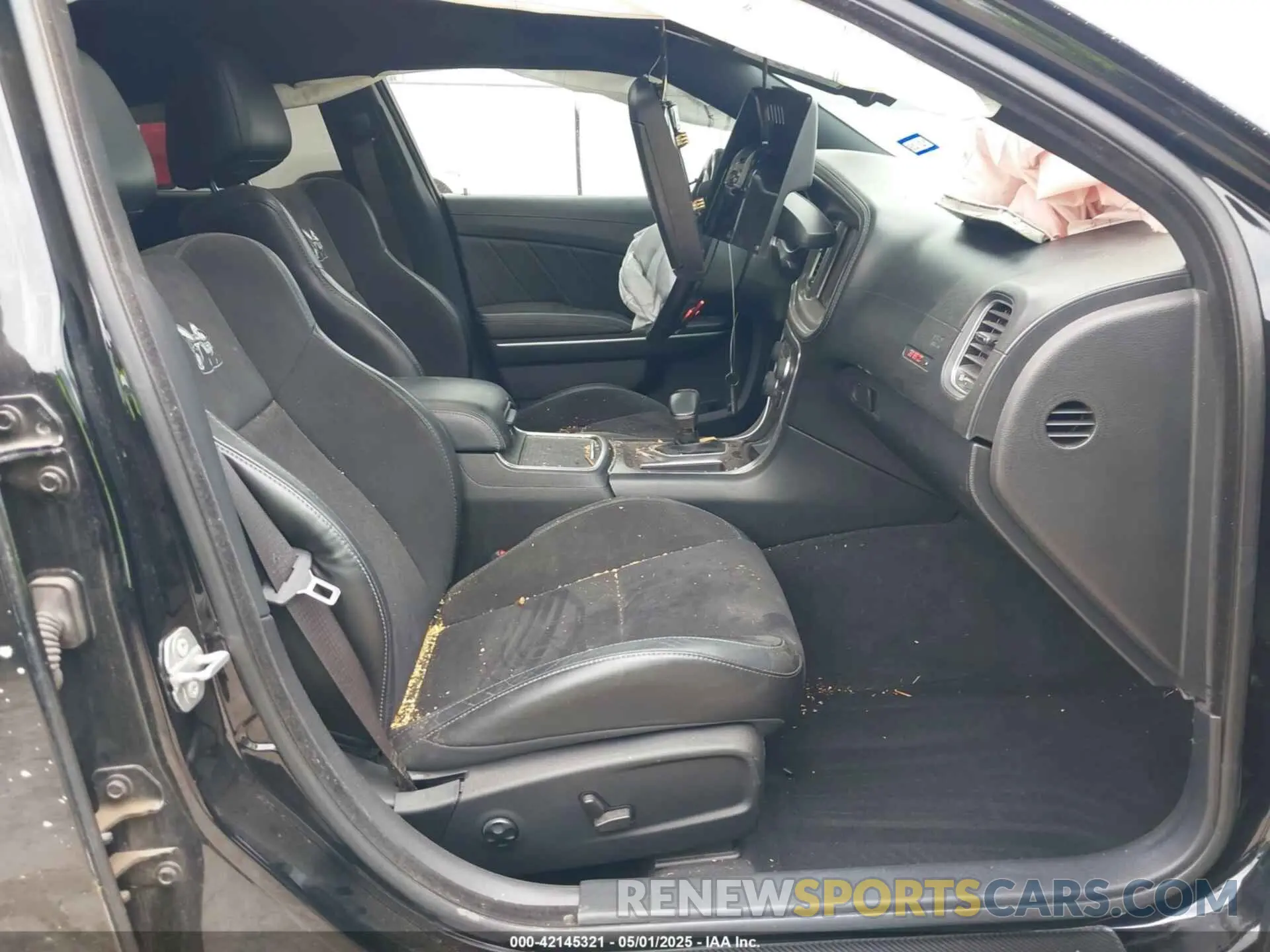 5 Photograph of a damaged car 2C3CDXGJ5MH685014 DODGE CHARGER 2021