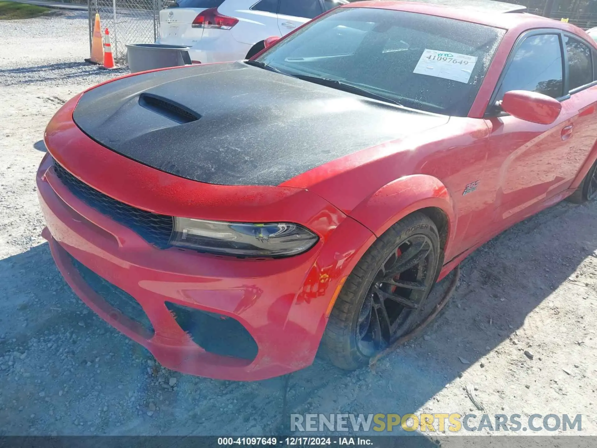 17 Photograph of a damaged car 2C3CDXGJ8MH583335 DODGE CHARGER 2021
