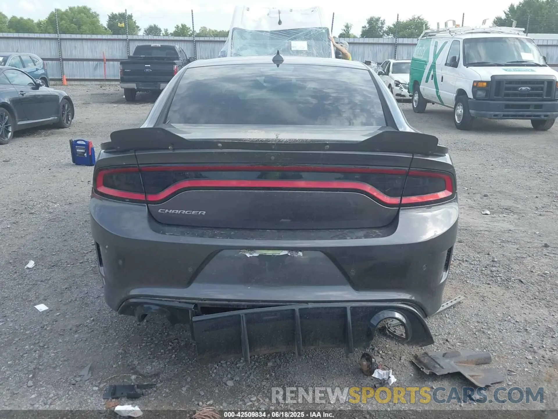17 Photograph of a damaged car 2C3CDXHG0MH531992 DODGE CHARGER 2021