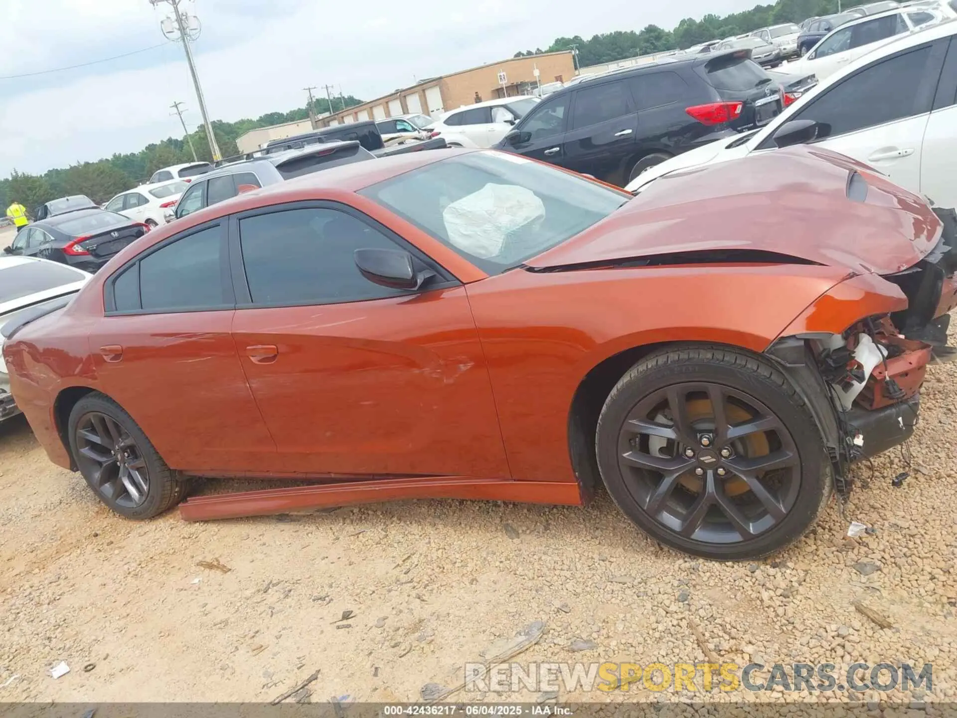 13 Photograph of a damaged car 2C3CDXHG1MH648027 DODGE CHARGER 2021