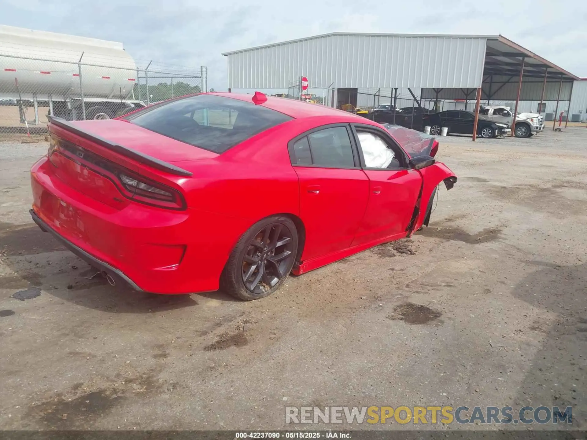 4 Photograph of a damaged car 2C3CDXHG3MH581253 DODGE CHARGER 2021