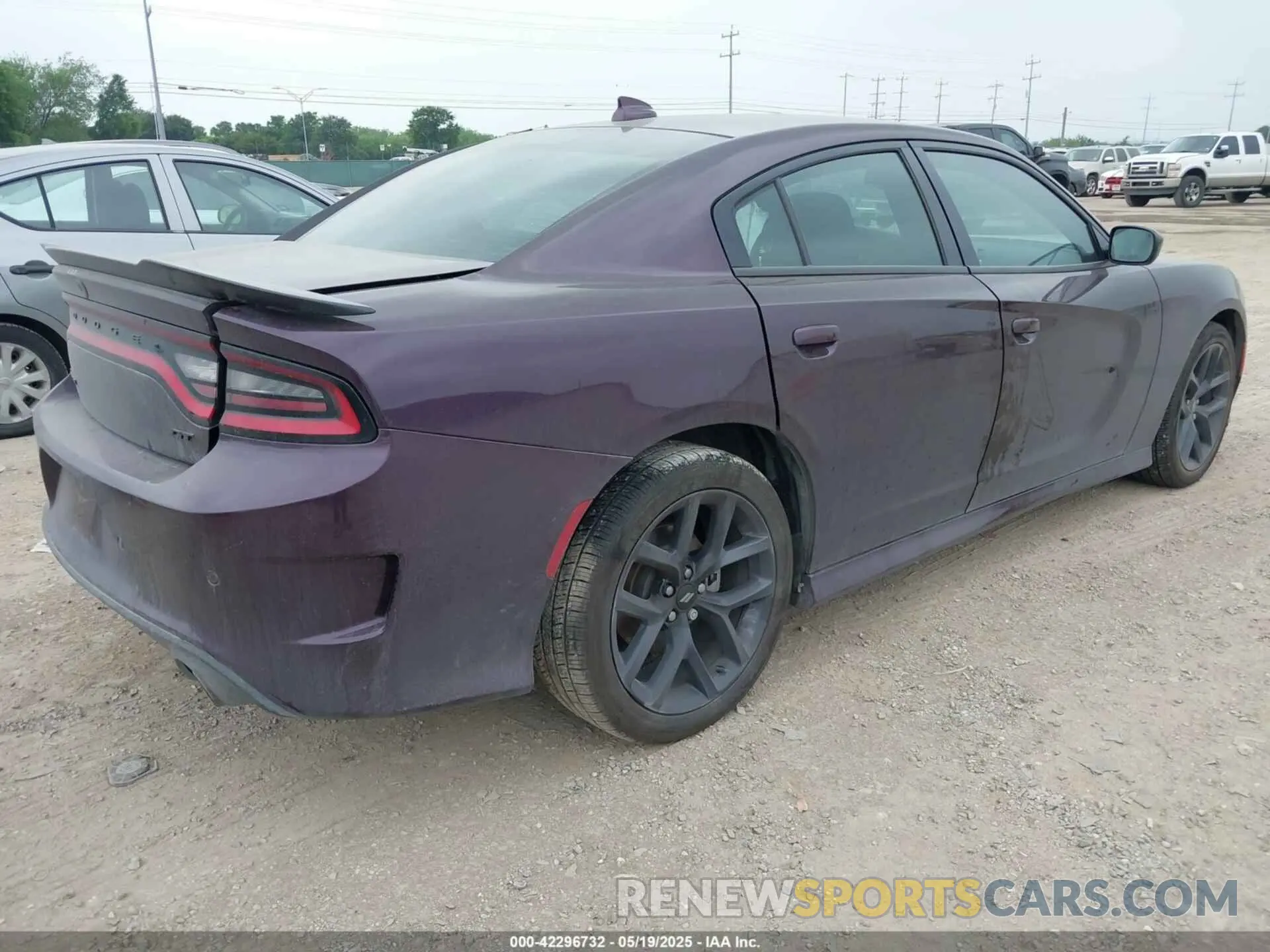 4 Photograph of a damaged car 2C3CDXHG8MH592023 DODGE CHARGER 2021