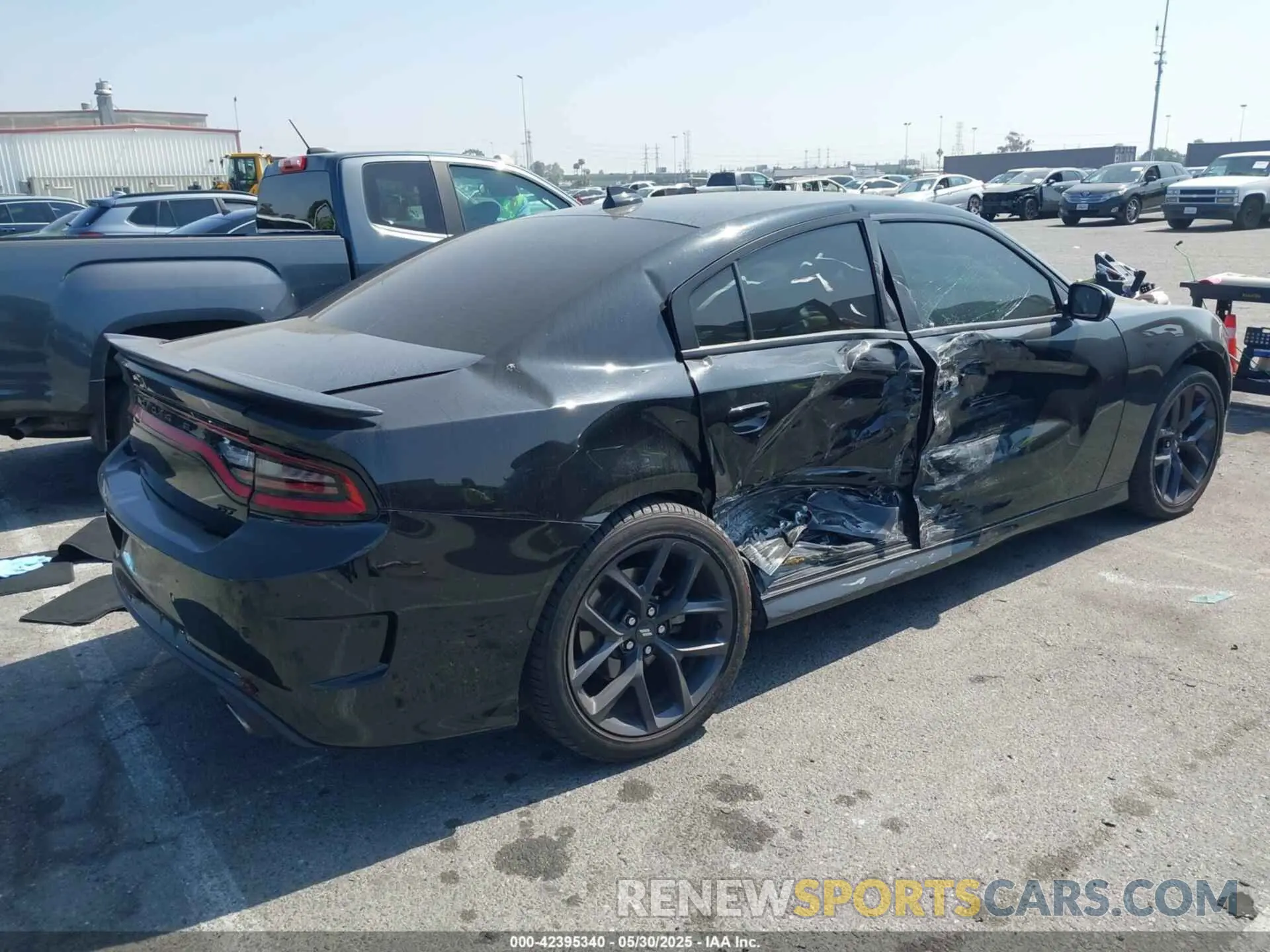 4 Photograph of a damaged car 2C3CDXHGXMH633929 DODGE CHARGER 2021