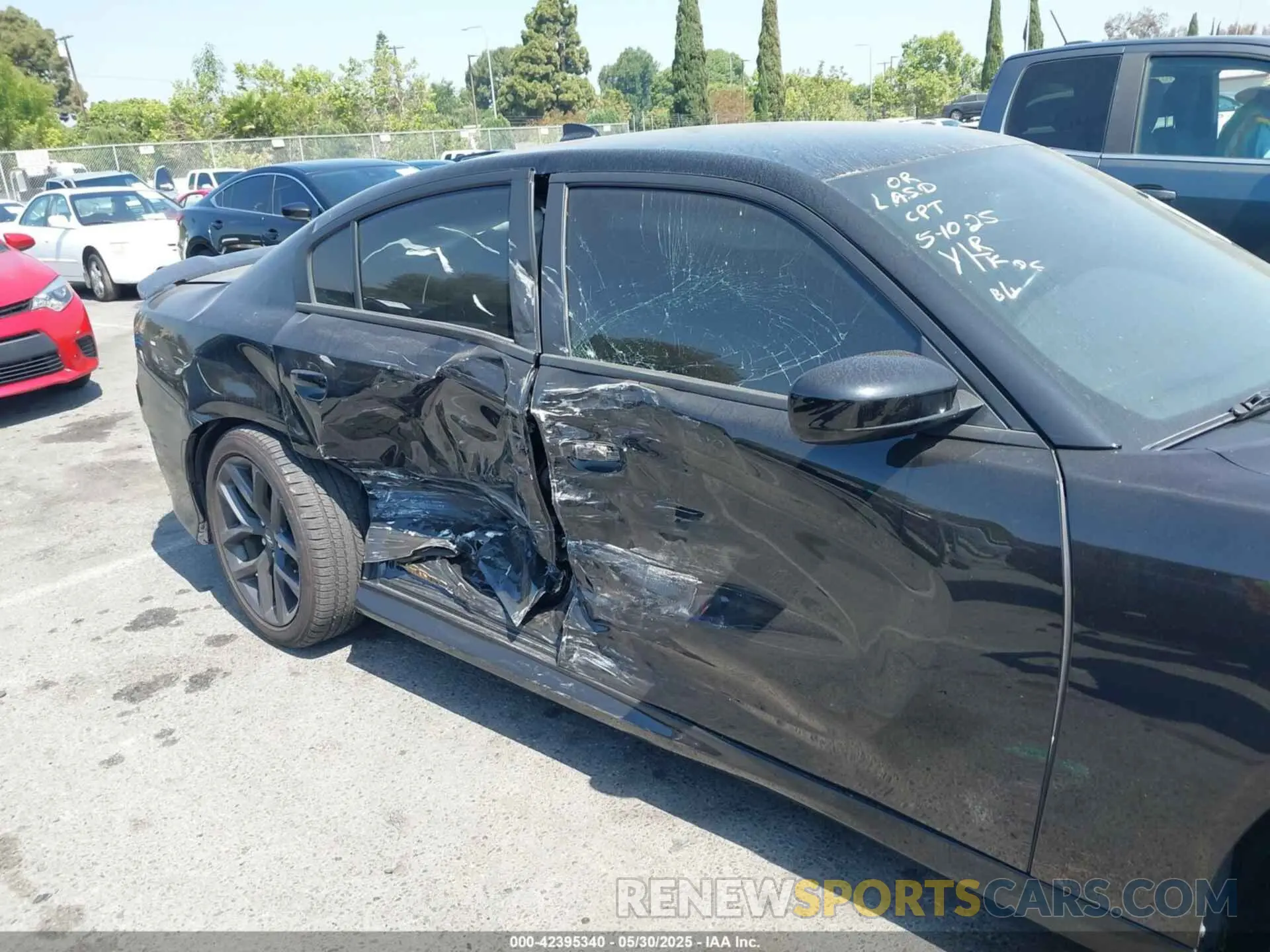 6 Photograph of a damaged car 2C3CDXHGXMH633929 DODGE CHARGER 2021