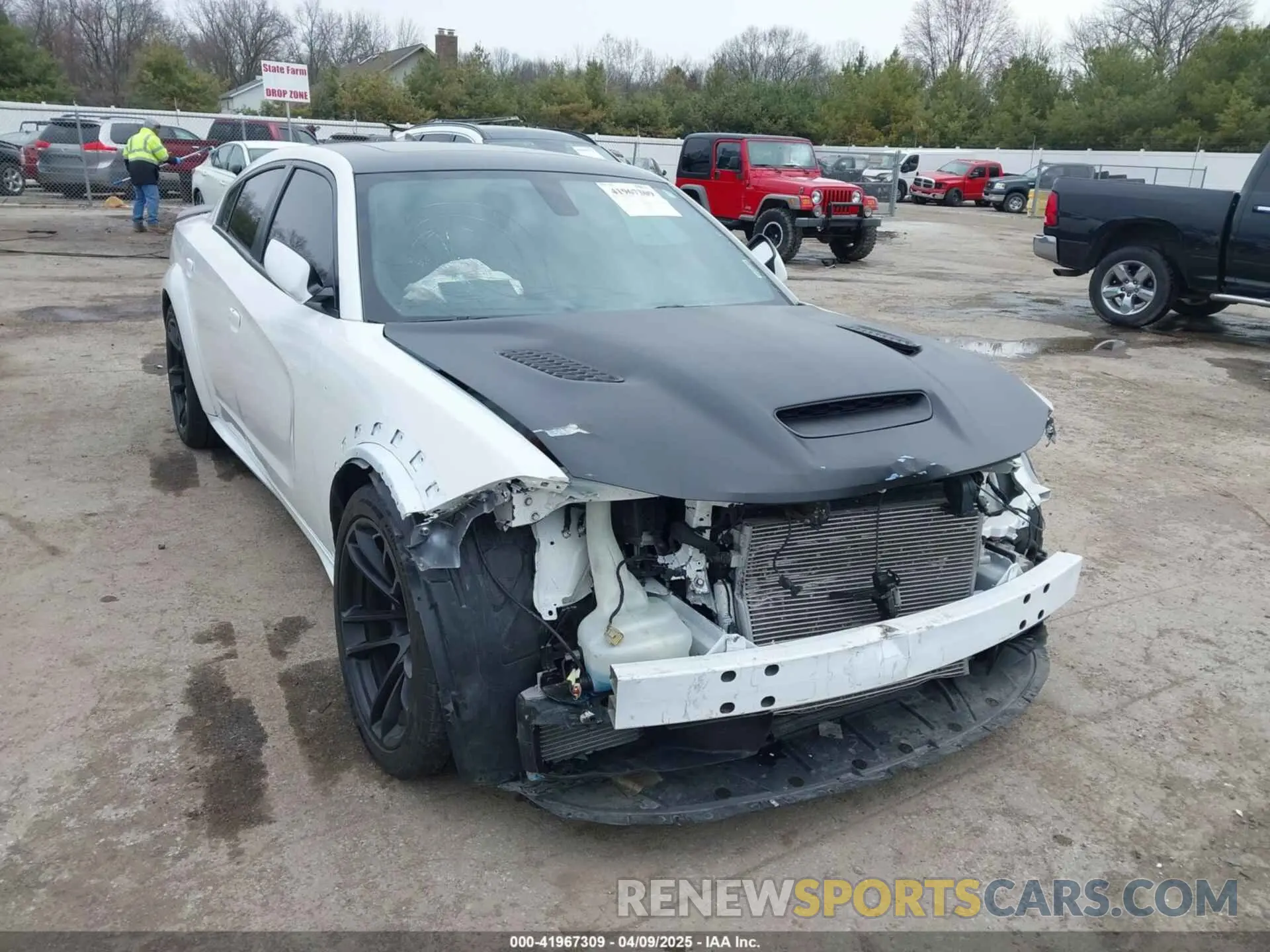 1 Photograph of a damaged car 2C3CDXL95MH500732 DODGE CHARGER 2021