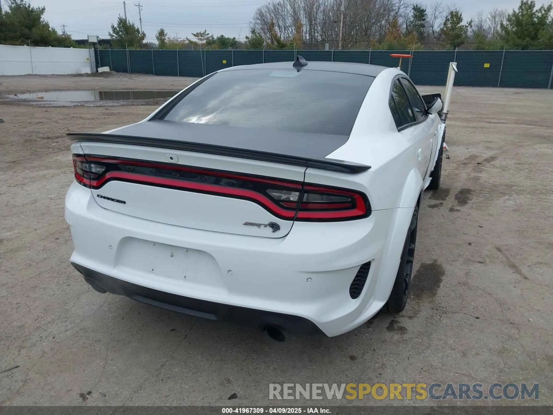 4 Photograph of a damaged car 2C3CDXL95MH500732 DODGE CHARGER 2021