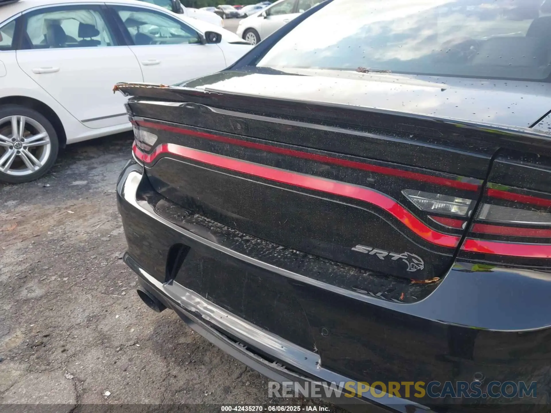 22 Photograph of a damaged car 2C3CDXL98MH620606 DODGE CHARGER 2021