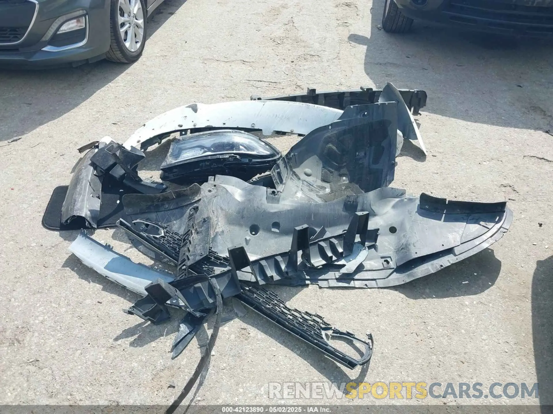 12 Photograph of a damaged car 2C3CDXBG0NH138911 DODGE CHARGER 2022