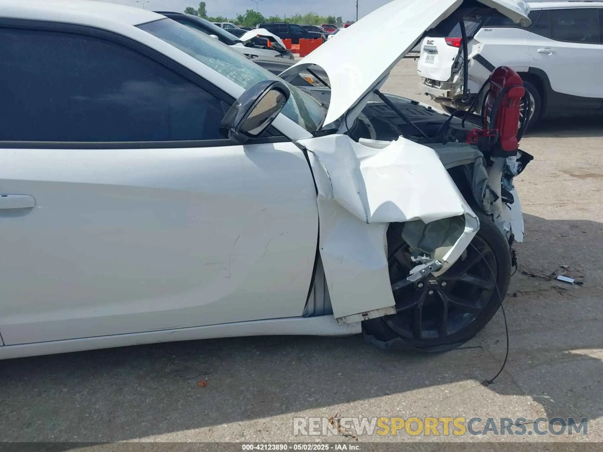 18 Photograph of a damaged car 2C3CDXBG0NH138911 DODGE CHARGER 2022