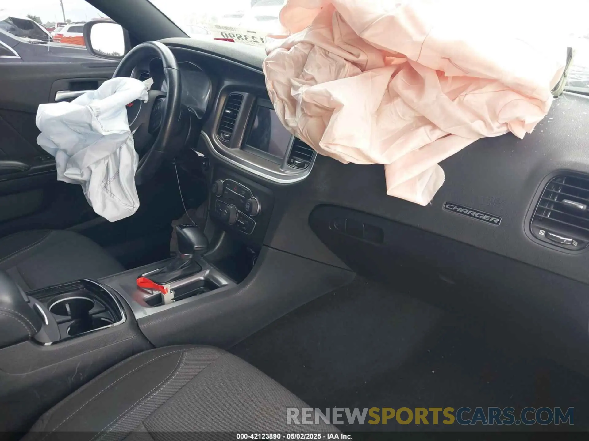 5 Photograph of a damaged car 2C3CDXBG0NH138911 DODGE CHARGER 2022