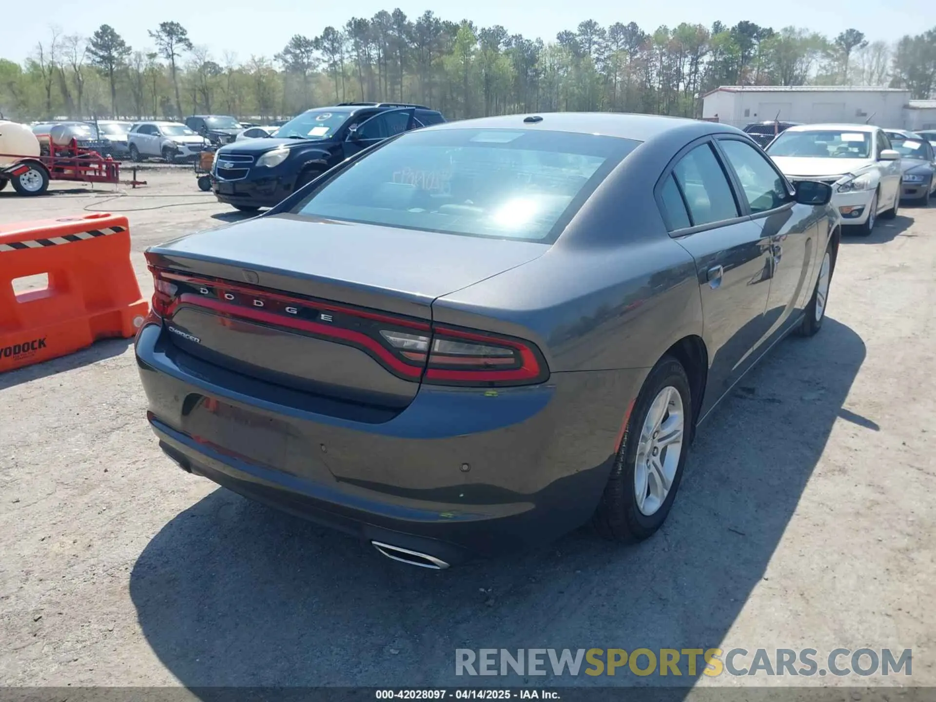 4 Photograph of a damaged car 2C3CDXBG0NH182780 DODGE CHARGER 2022