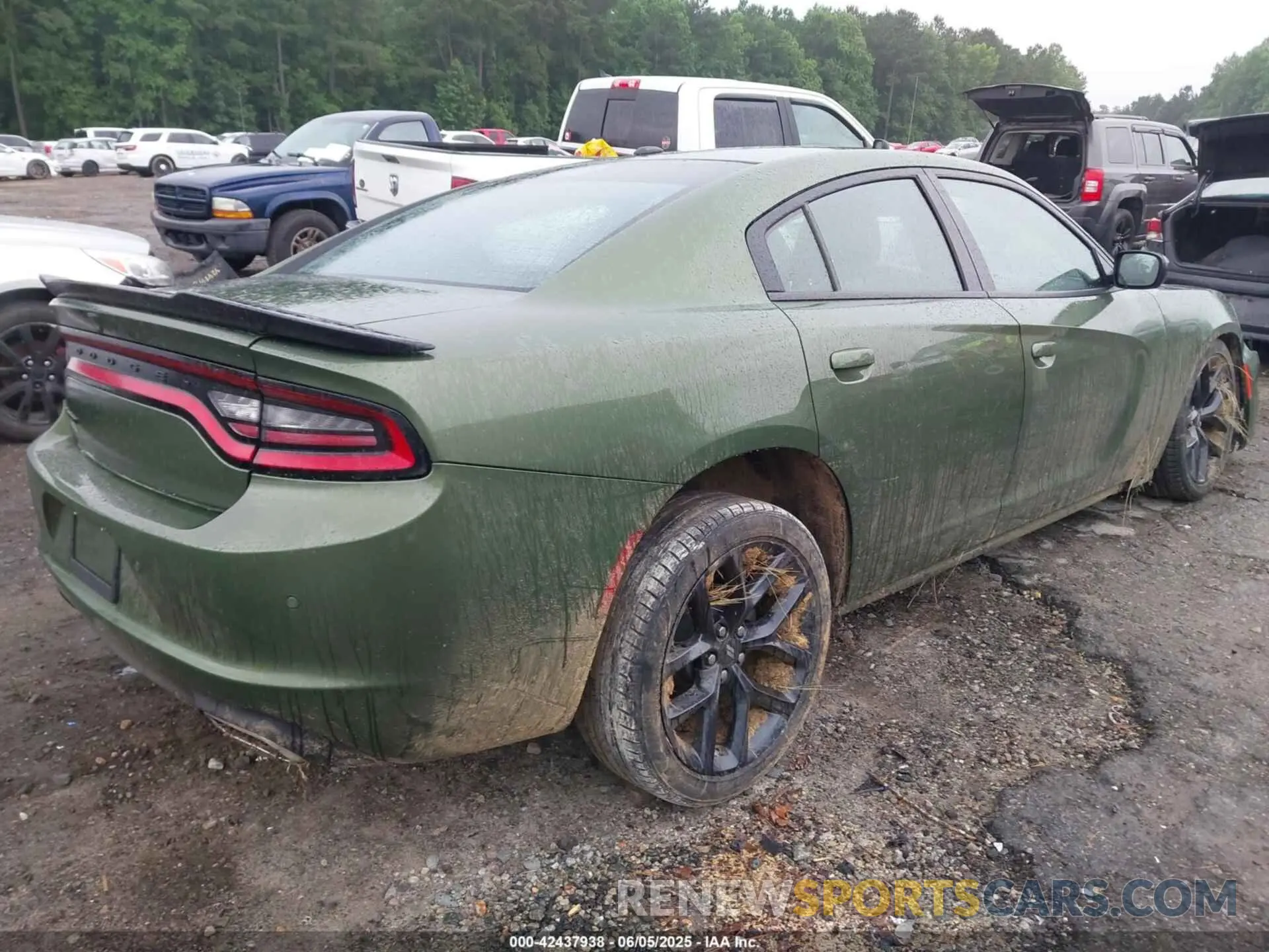 4 Photograph of a damaged car 2C3CDXBG0NH246090 DODGE CHARGER 2022