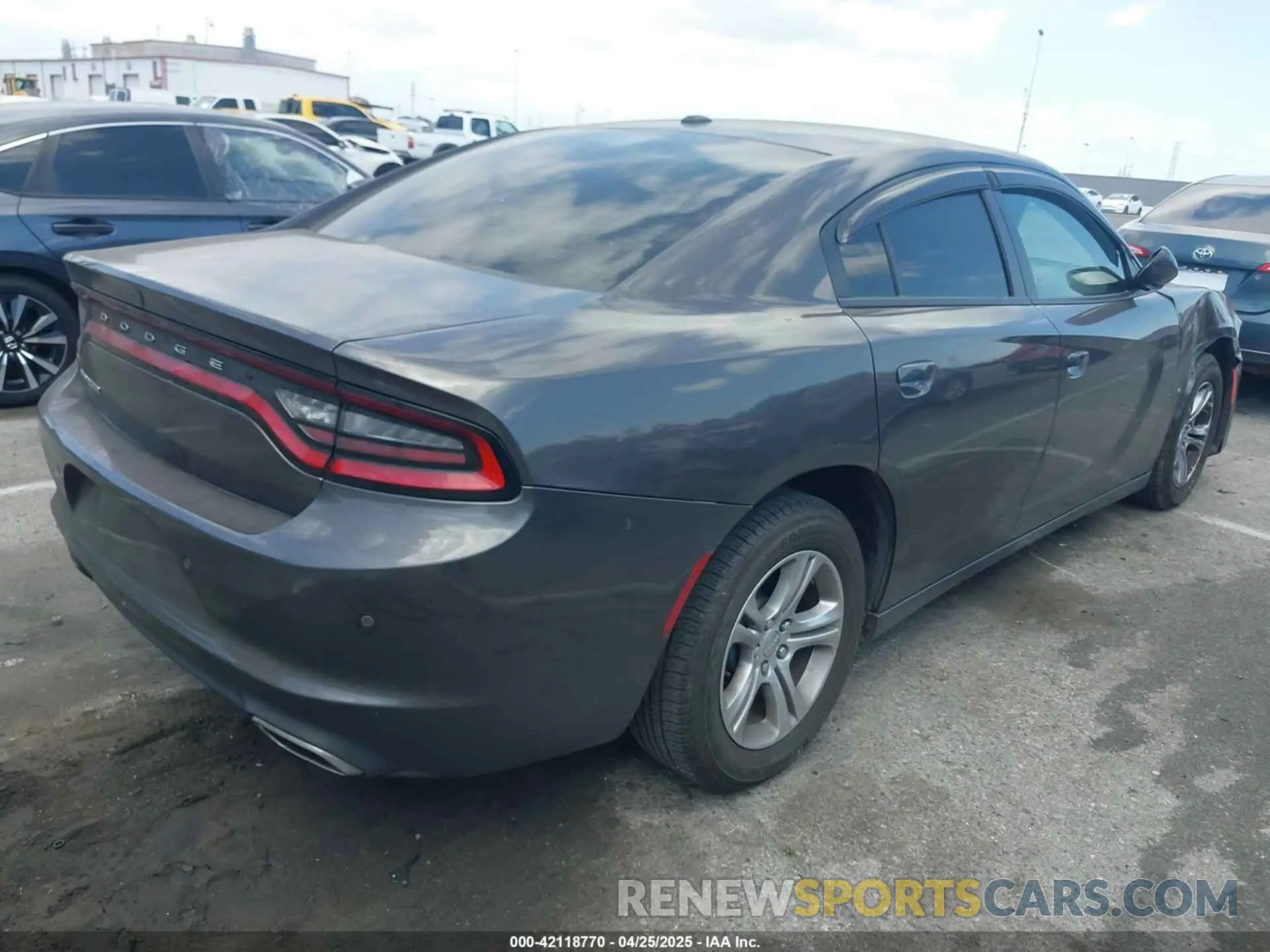 4 Photograph of a damaged car 2C3CDXBG3NH208949 DODGE CHARGER 2022