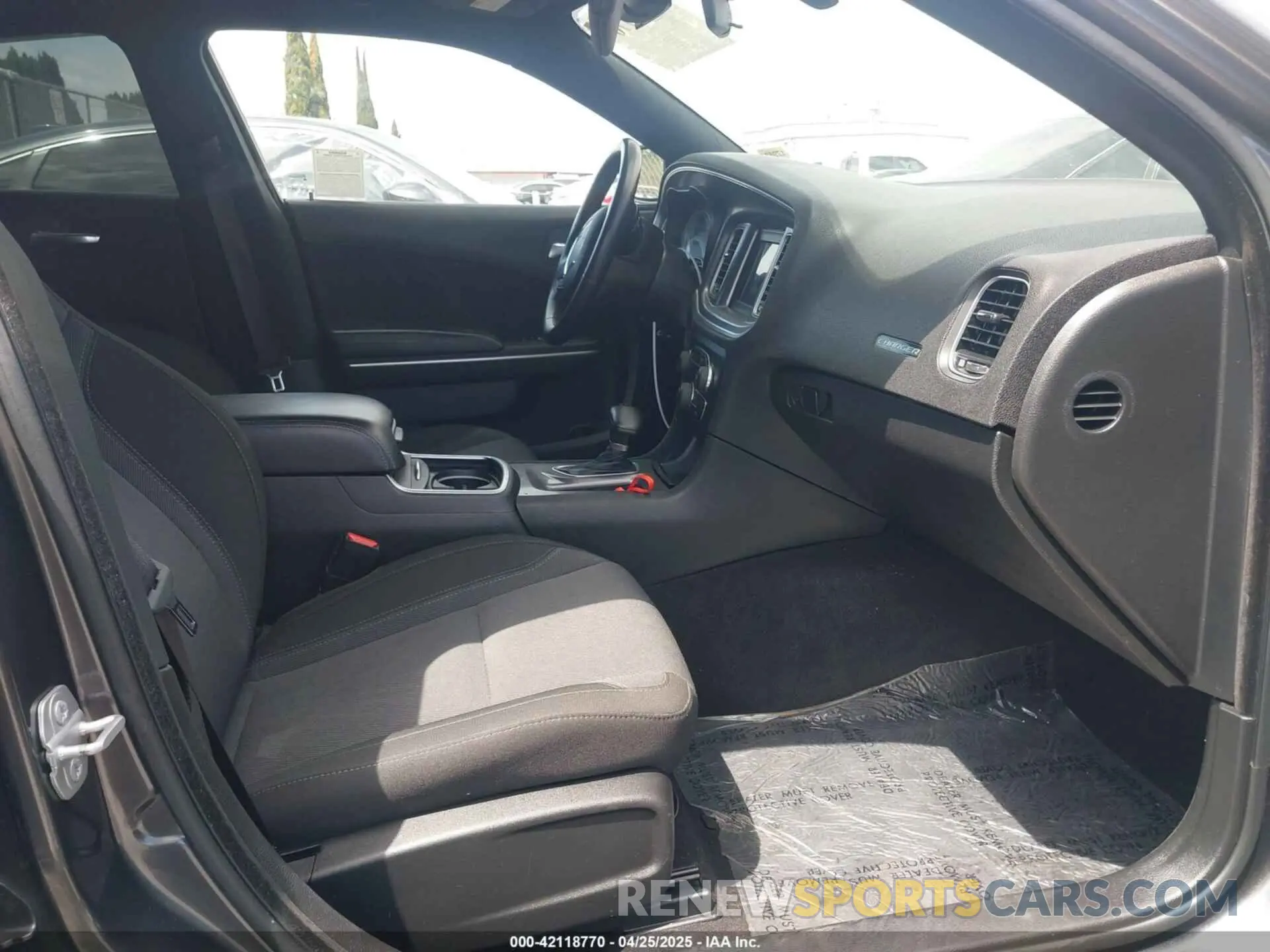 5 Photograph of a damaged car 2C3CDXBG3NH208949 DODGE CHARGER 2022