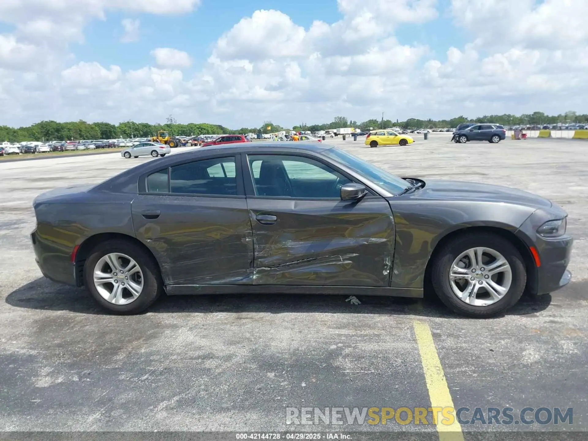 6 Photograph of a damaged car 2C3CDXBG4NH248389 DODGE CHARGER 2022
