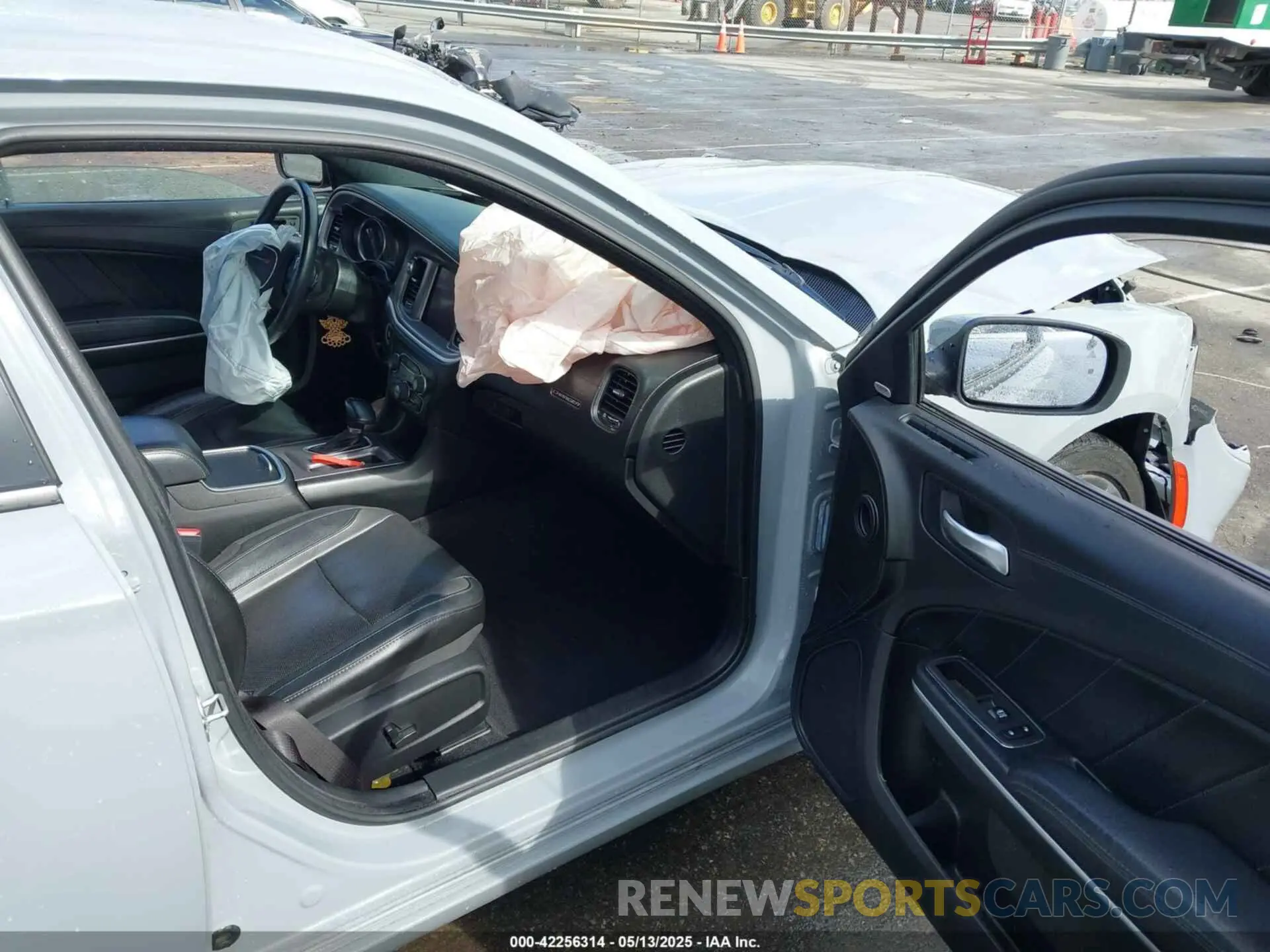 5 Photograph of a damaged car 2C3CDXBG5NH202926 DODGE CHARGER 2022