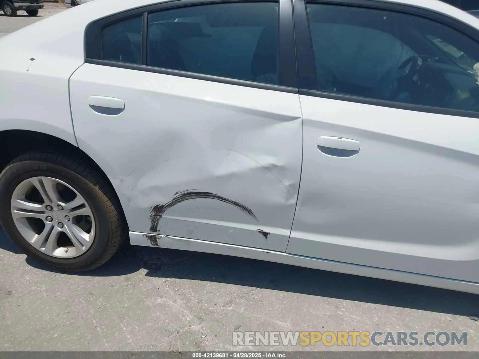 18 Photograph of a damaged car 2C3CDXBG5NH224506 DODGE CHARGER 2022