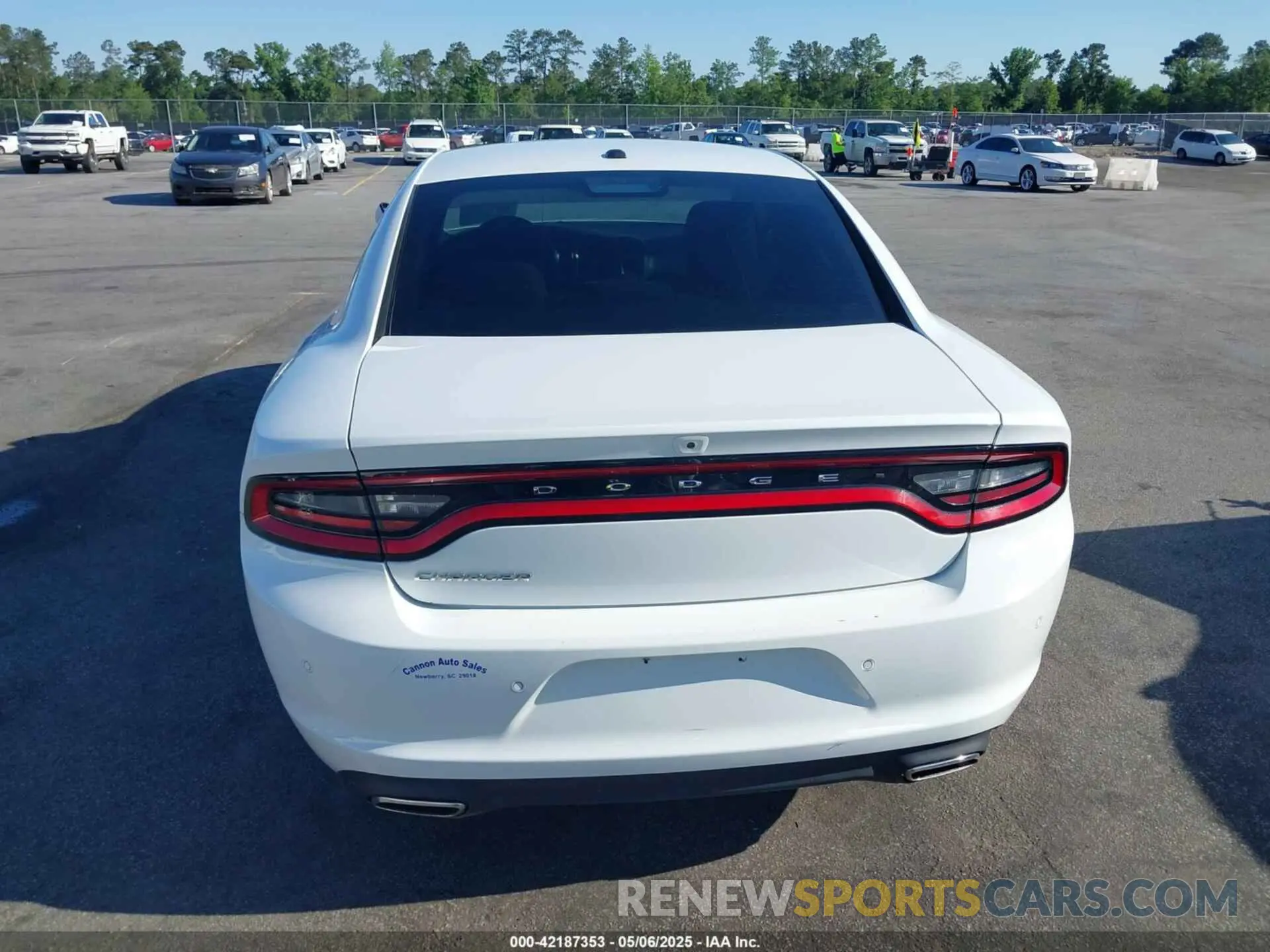 17 Photograph of a damaged car 2C3CDXBG7NH157102 DODGE CHARGER 2022