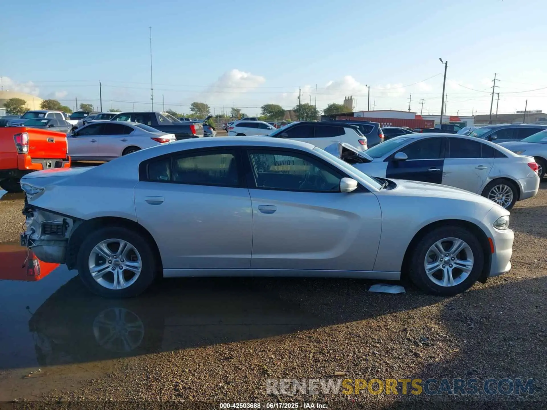 13 Photograph of a damaged car 2C3CDXBG9NH250526 DODGE CHARGER 2022