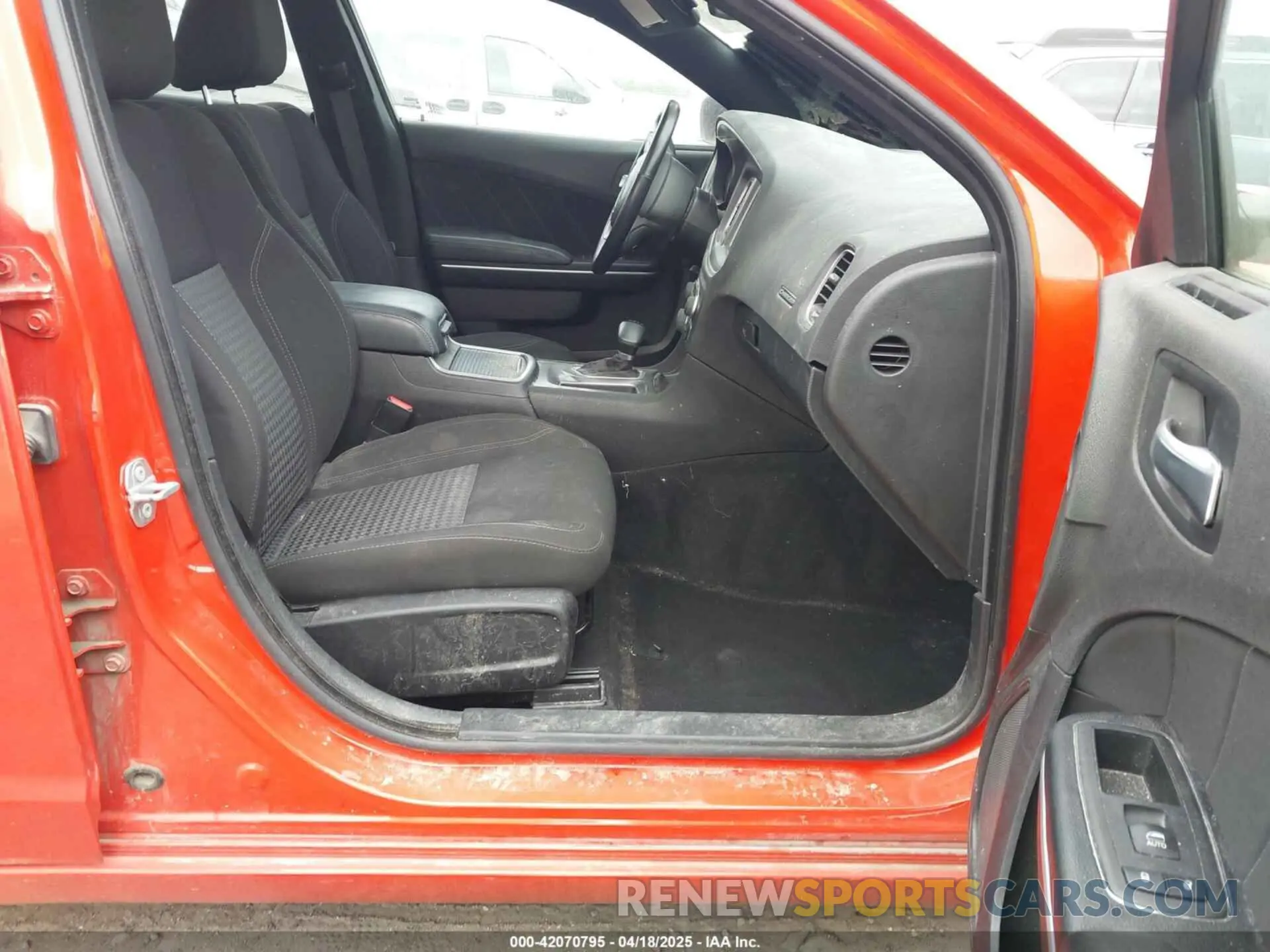 5 Photograph of a damaged car 2C3CDXBGXNH256769 DODGE CHARGER 2022