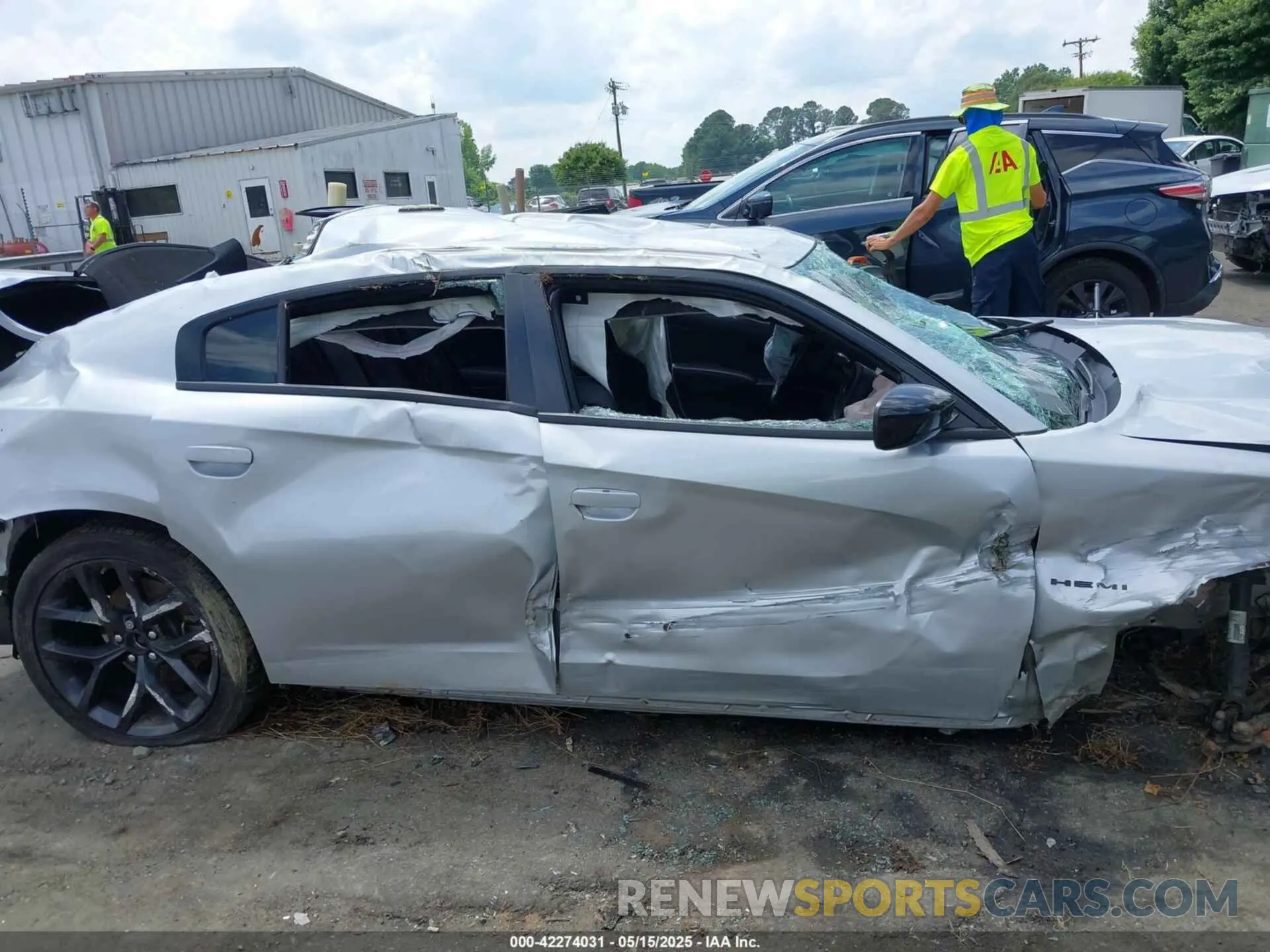 13 Photograph of a damaged car 2C3CDXCT3NH262232 DODGE CHARGER 2022
