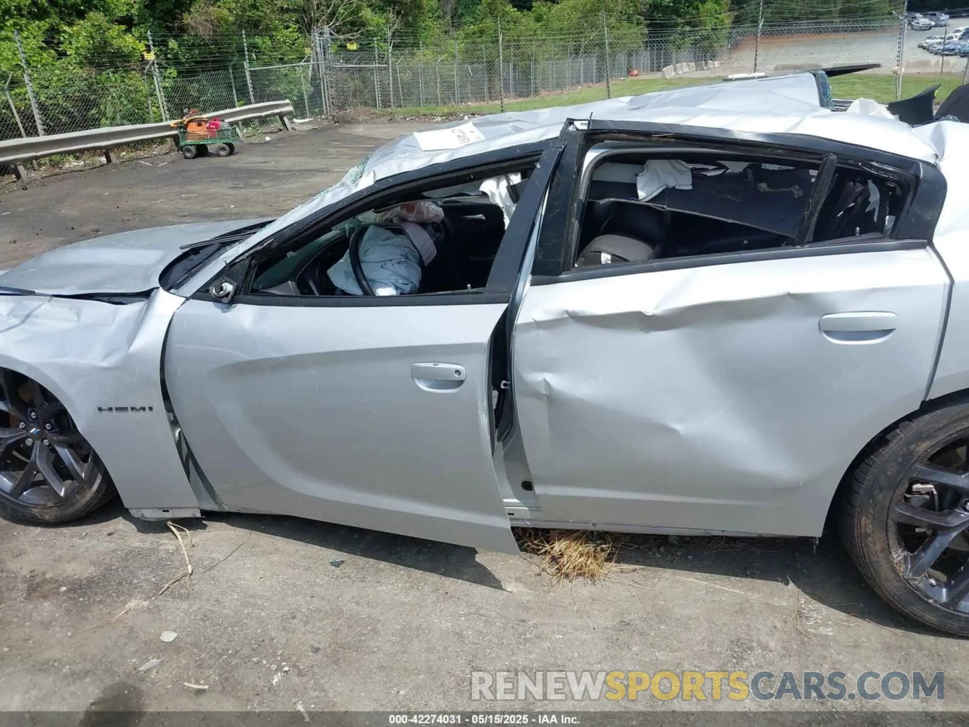14 Photograph of a damaged car 2C3CDXCT3NH262232 DODGE CHARGER 2022