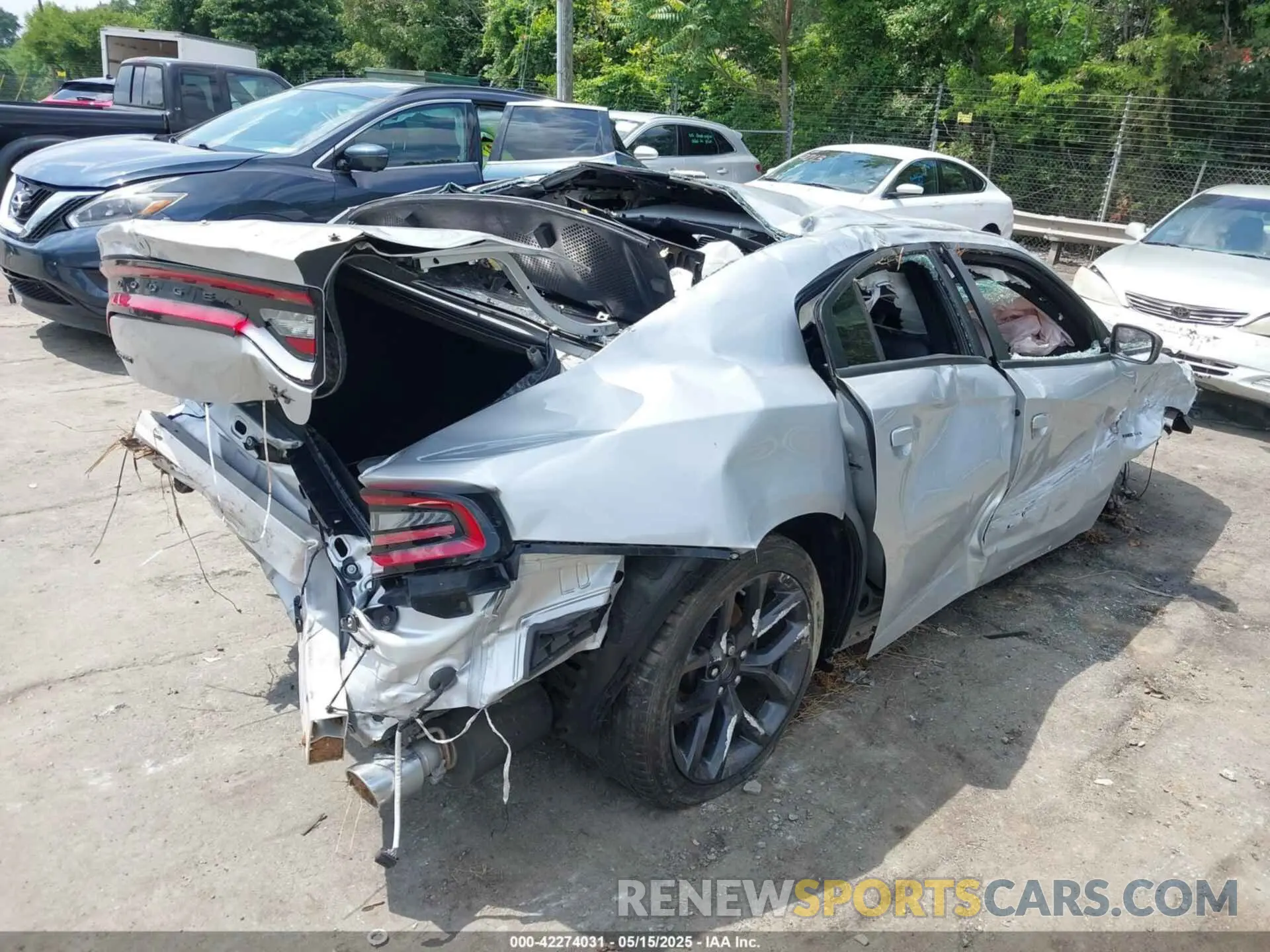 4 Photograph of a damaged car 2C3CDXCT3NH262232 DODGE CHARGER 2022