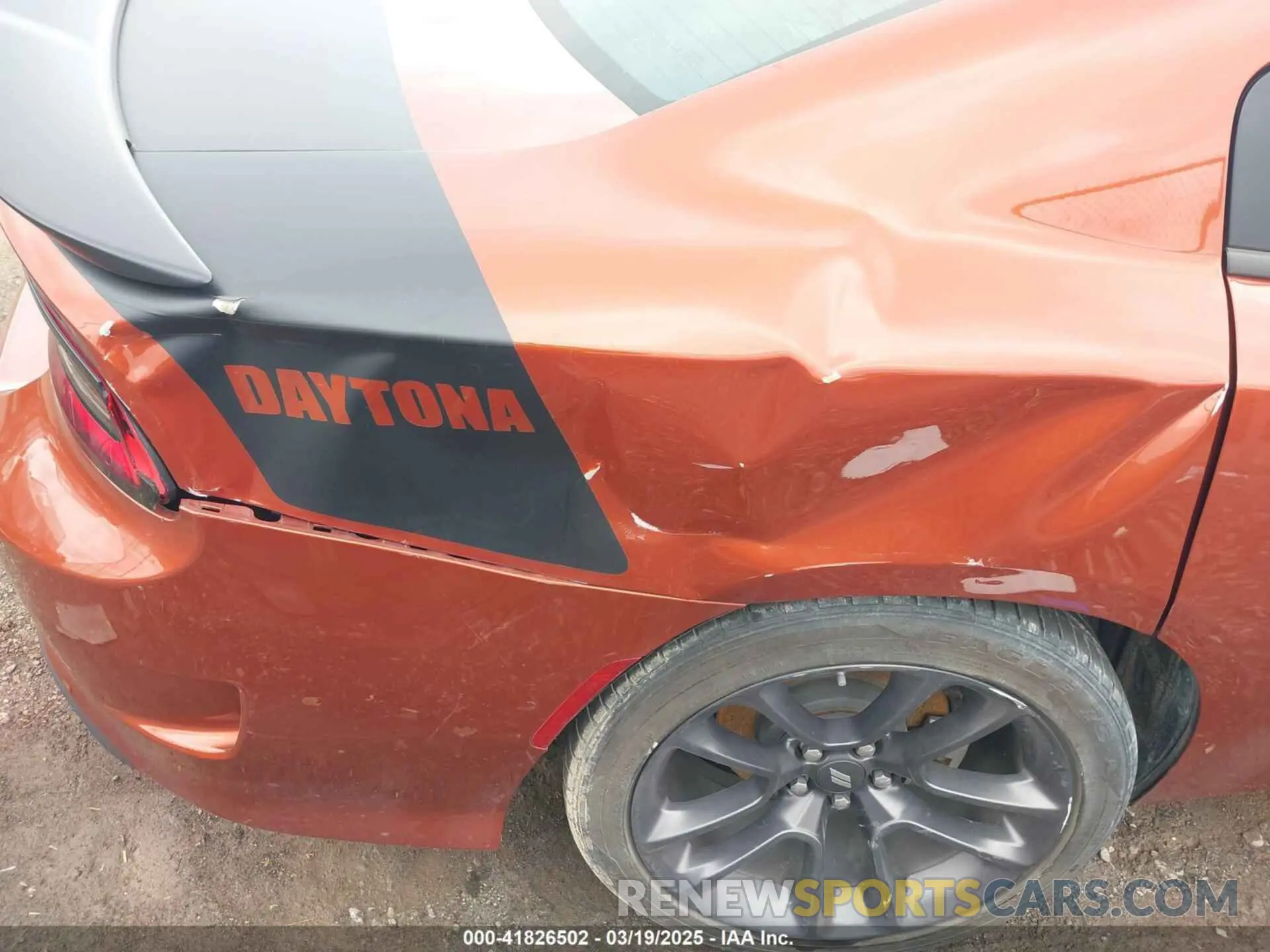 17 Photograph of a damaged car 2C3CDXCT4NH183670 DODGE CHARGER 2022