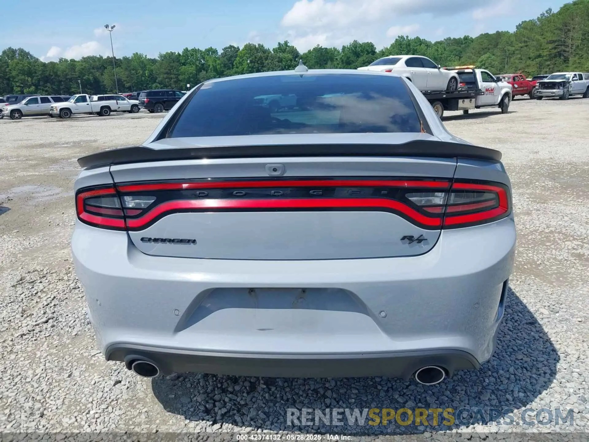 16 Photograph of a damaged car 2C3CDXCT6NH240418 DODGE CHARGER 2022
