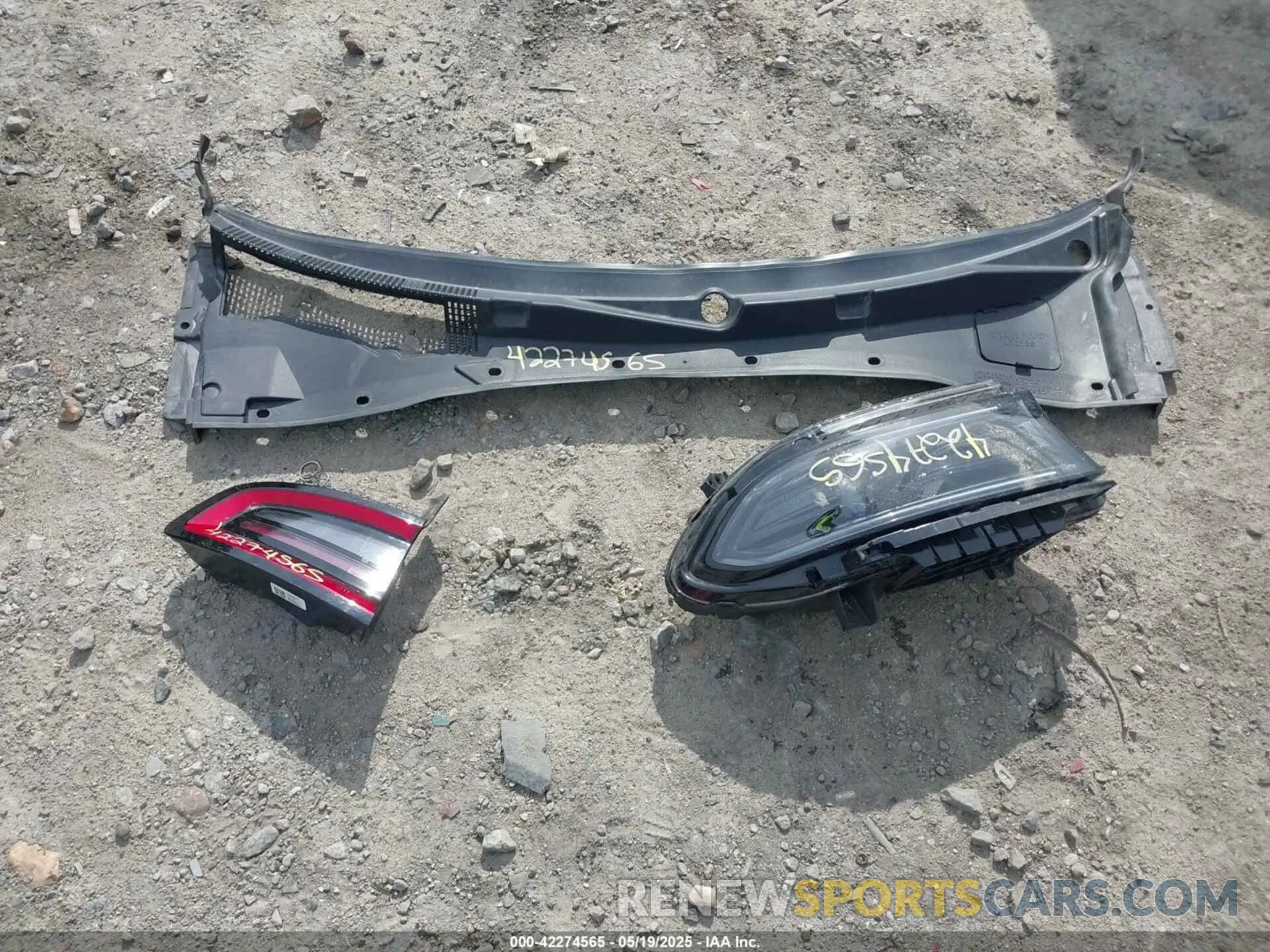 12 Photograph of a damaged car 2C3CDXCT7NH194873 DODGE CHARGER 2022