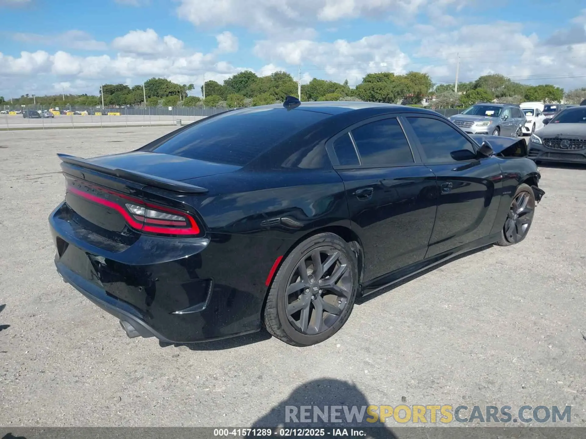 4 Photograph of a damaged car 2C3CDXCT8NH244227 DODGE CHARGER 2022