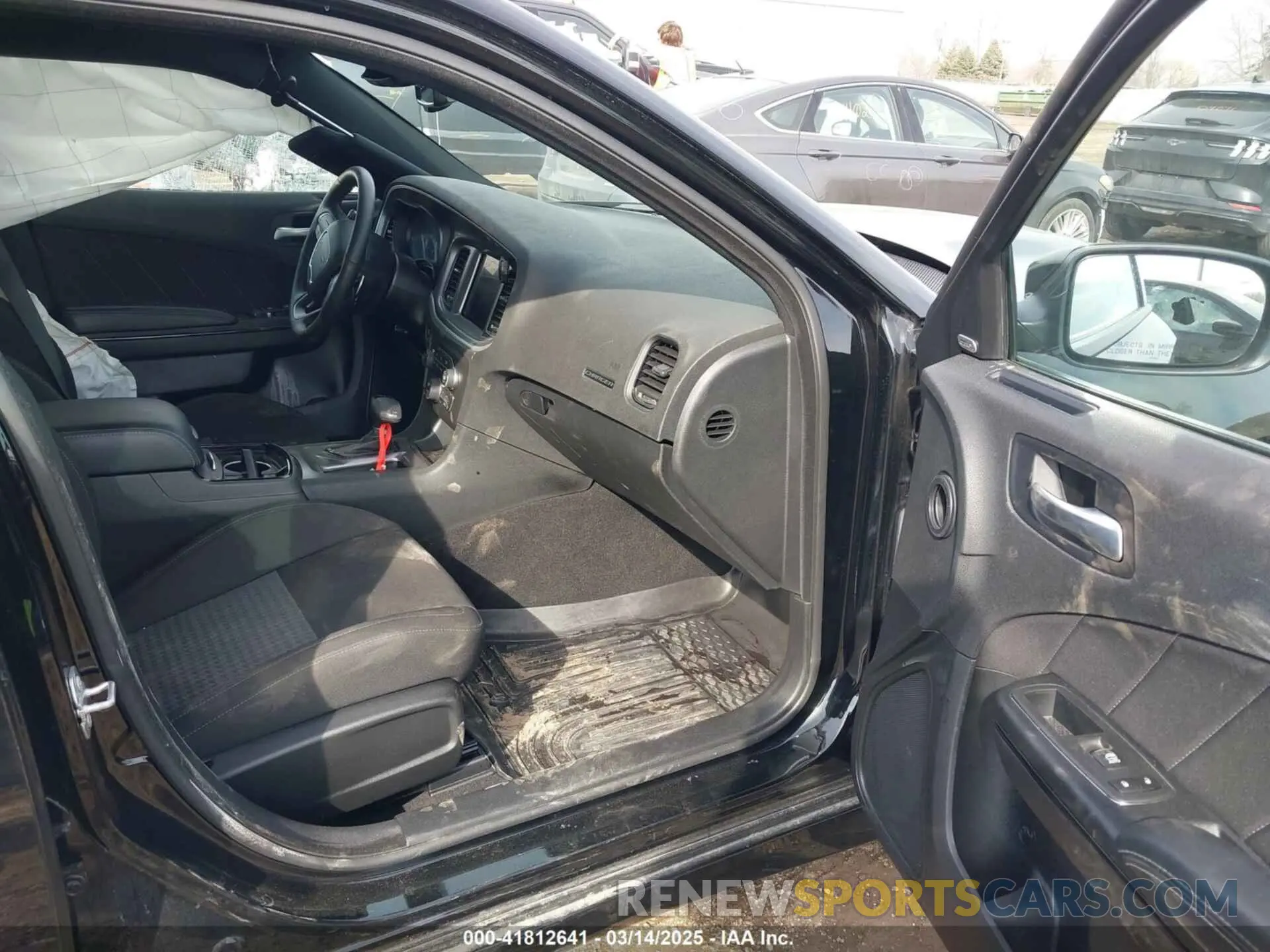 5 Photograph of a damaged car 2C3CDXCTXNH170292 DODGE CHARGER 2022