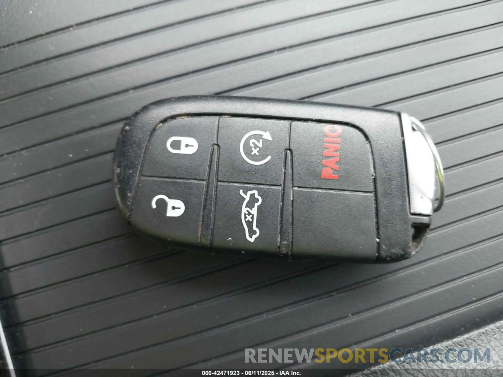 11 Photograph of a damaged car 2C3CDXCTXNH240387 DODGE CHARGER 2022