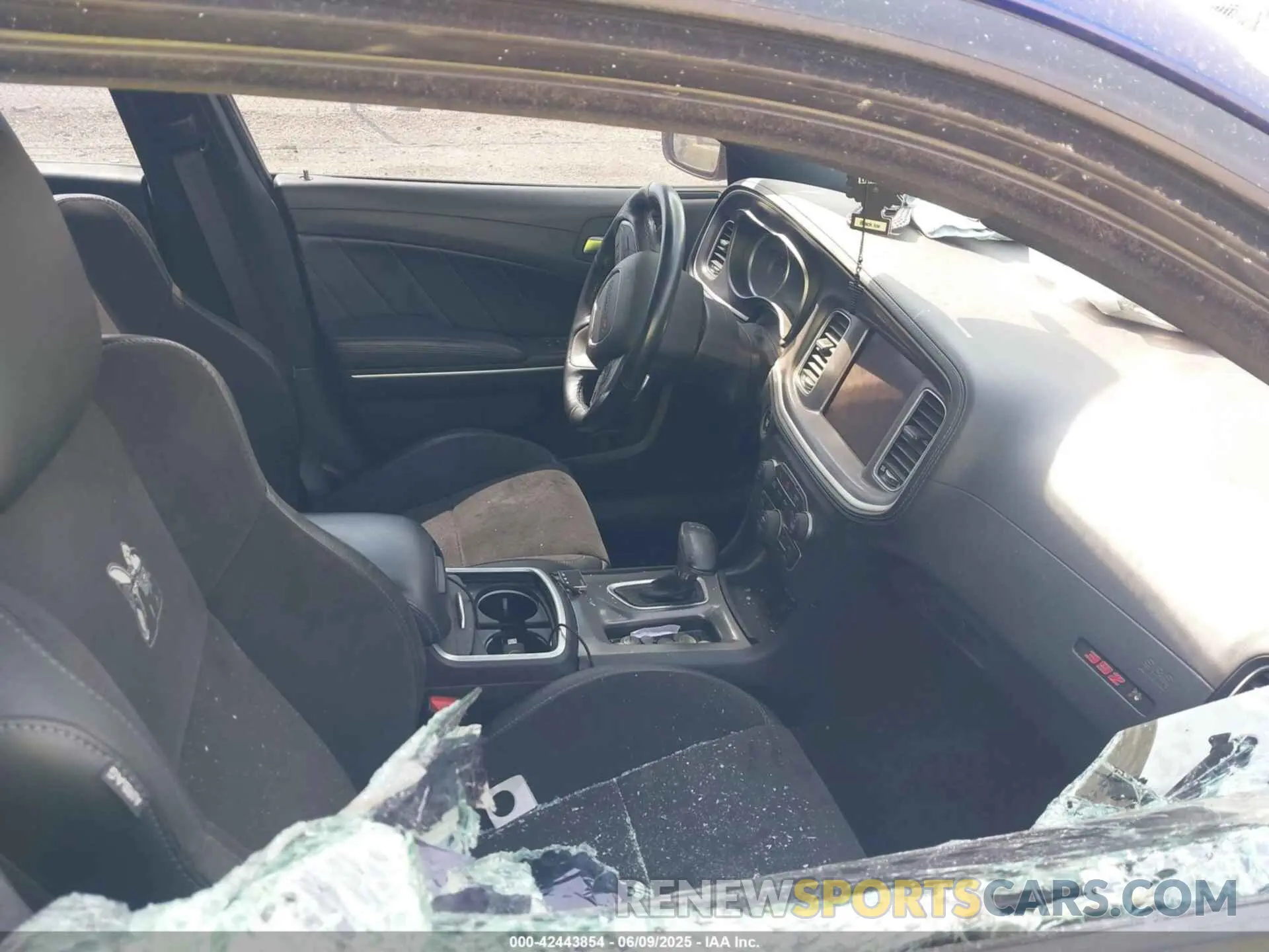 5 Photograph of a damaged car 2C3CDXGJ1NH108000 DODGE CHARGER 2022