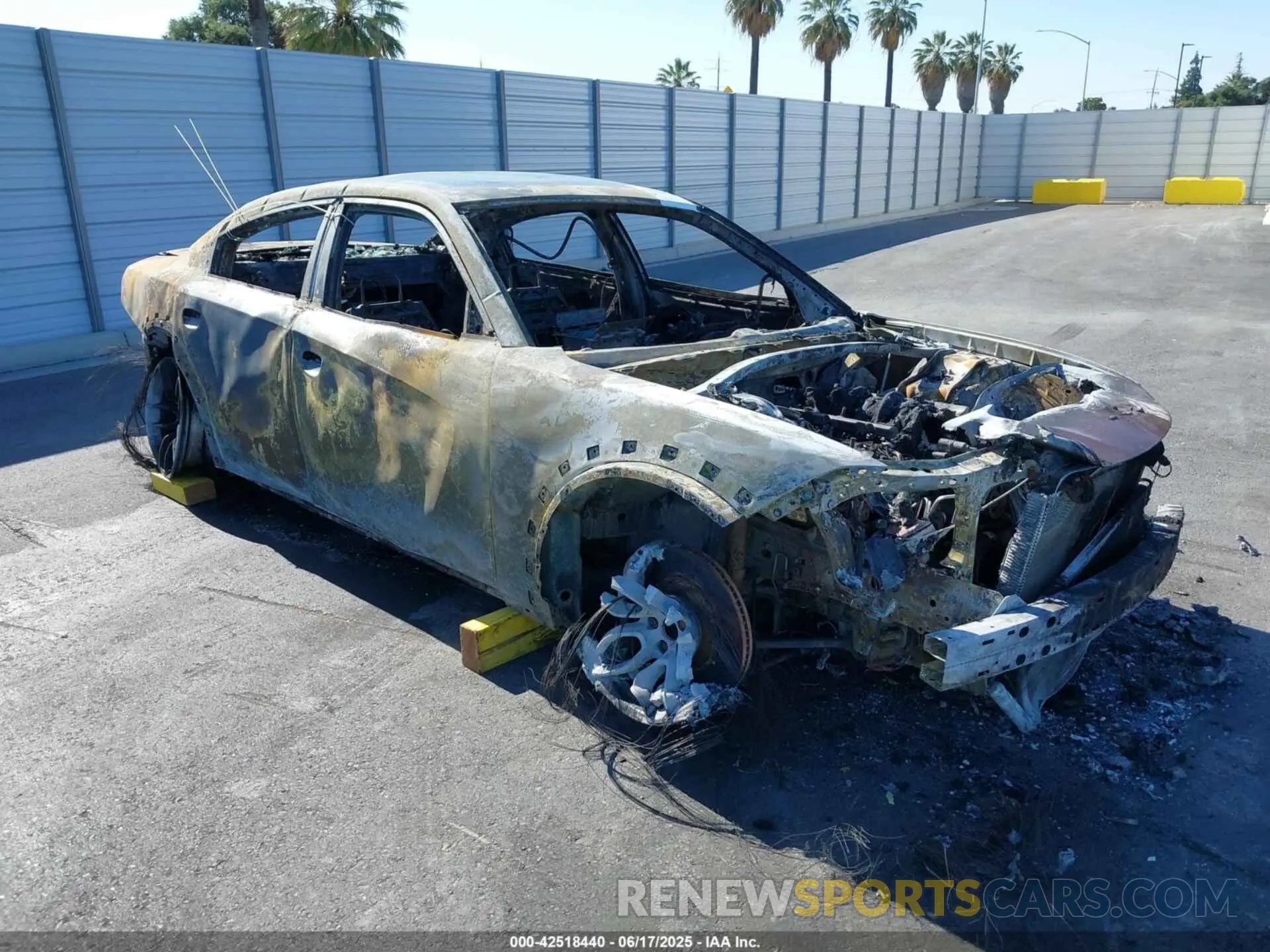 1 Photograph of a damaged car 2C3CDXGJ2NH213063 DODGE CHARGER 2022