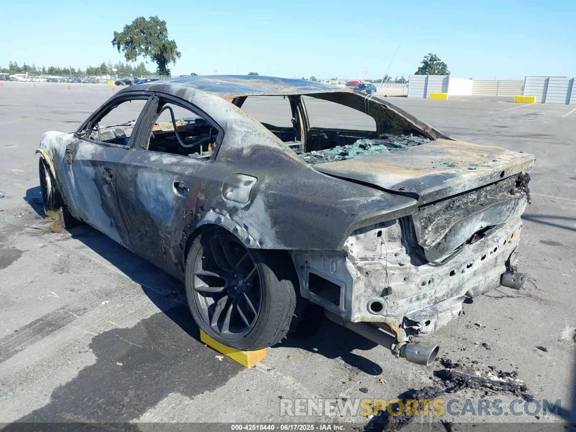 3 Photograph of a damaged car 2C3CDXGJ2NH213063 DODGE CHARGER 2022