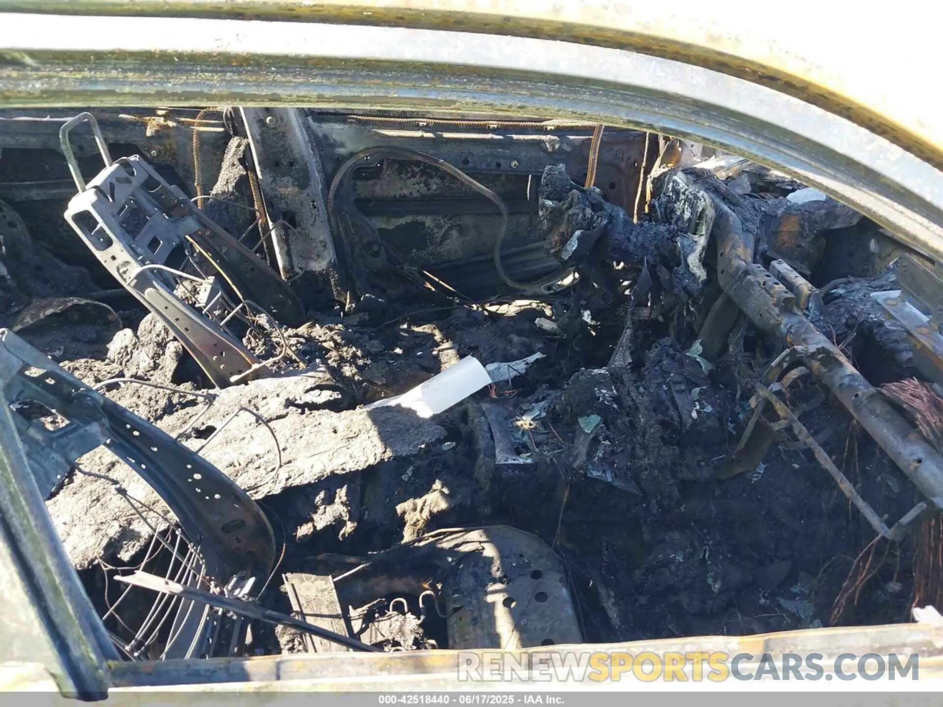 5 Photograph of a damaged car 2C3CDXGJ2NH213063 DODGE CHARGER 2022