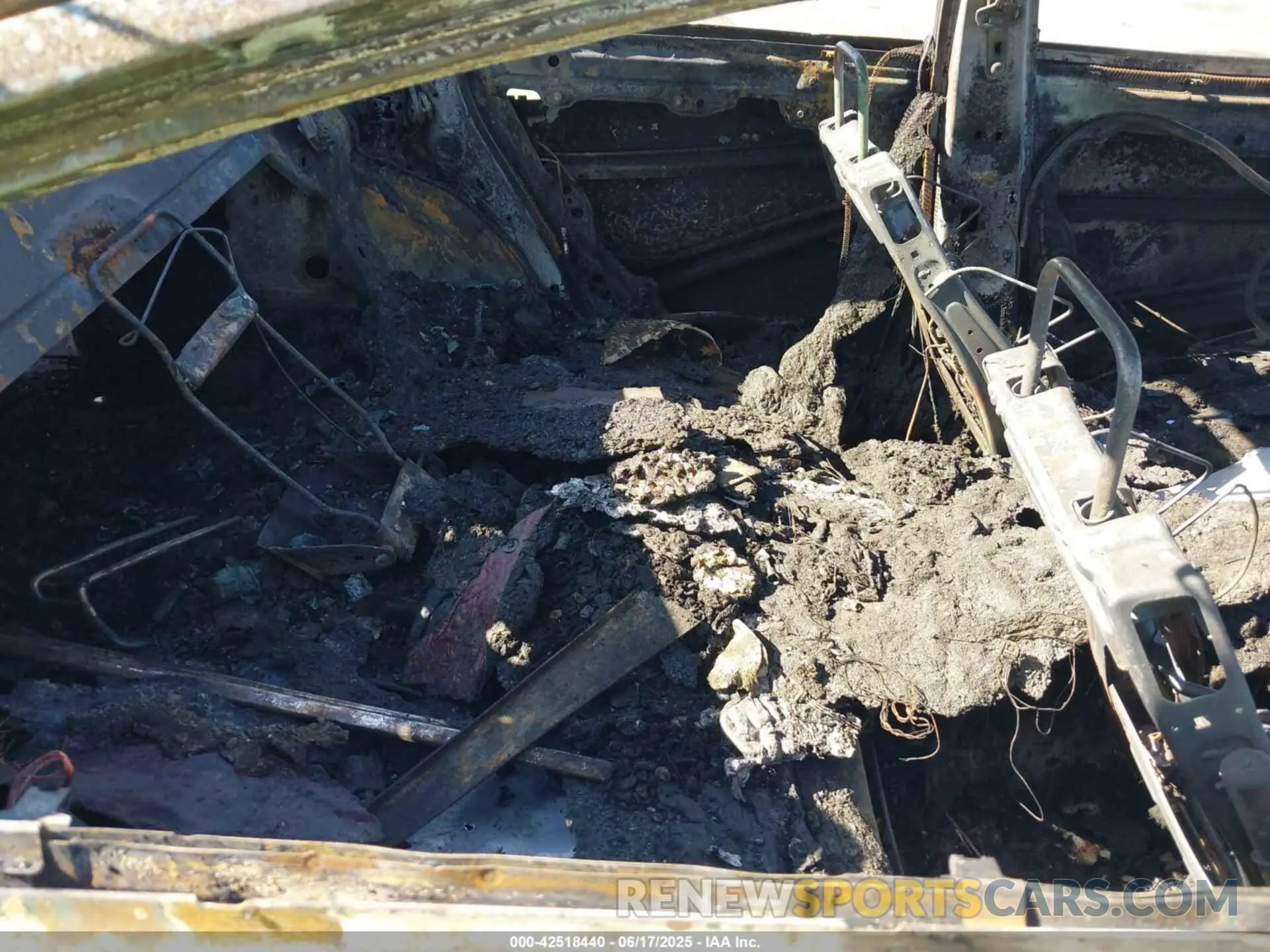 8 Photograph of a damaged car 2C3CDXGJ2NH213063 DODGE CHARGER 2022
