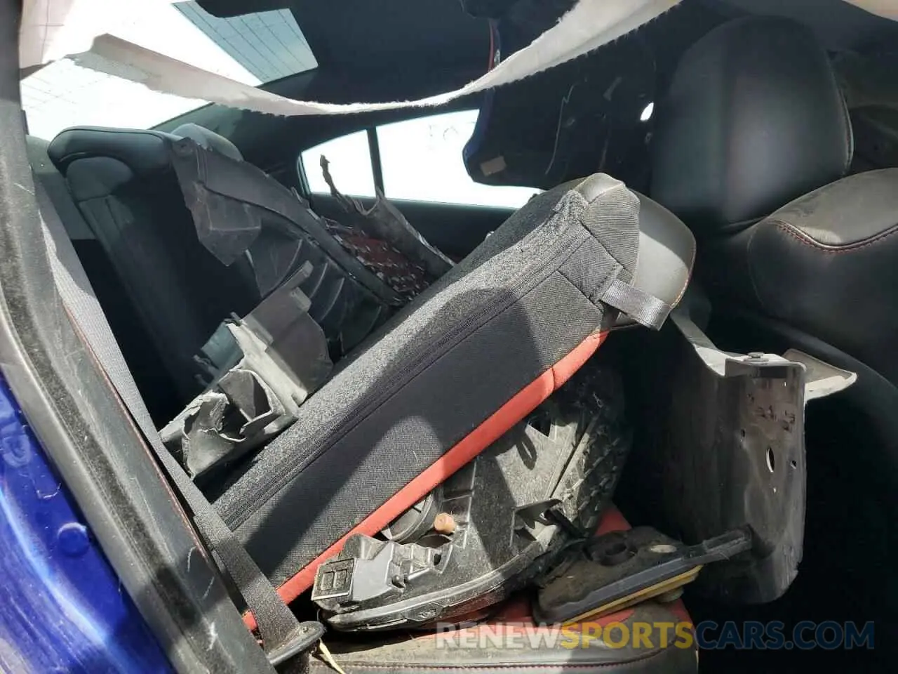 10 Photograph of a damaged car 2C3CDXGJ3NH136025 DODGE CHARGER 2022