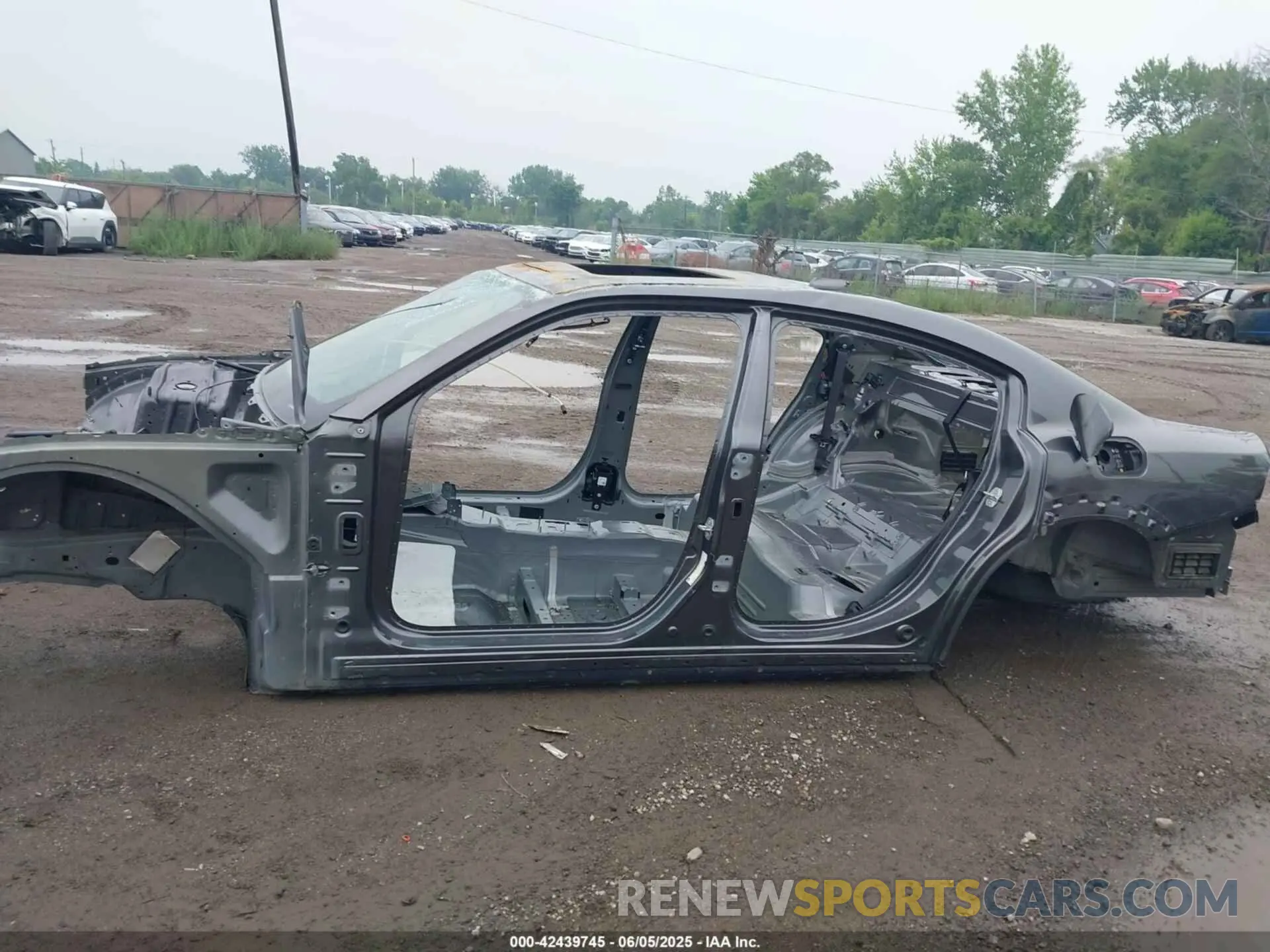 13 Photograph of a damaged car 2C3CDXGJ5NH122109 DODGE CHARGER 2022